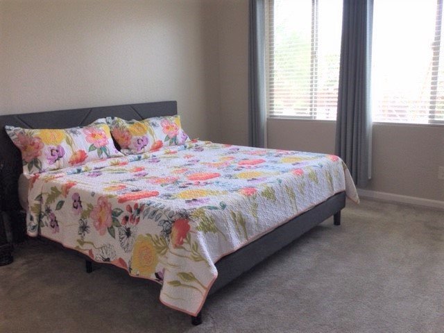 Master bed.jpg