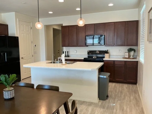 kitchen 2.jpg