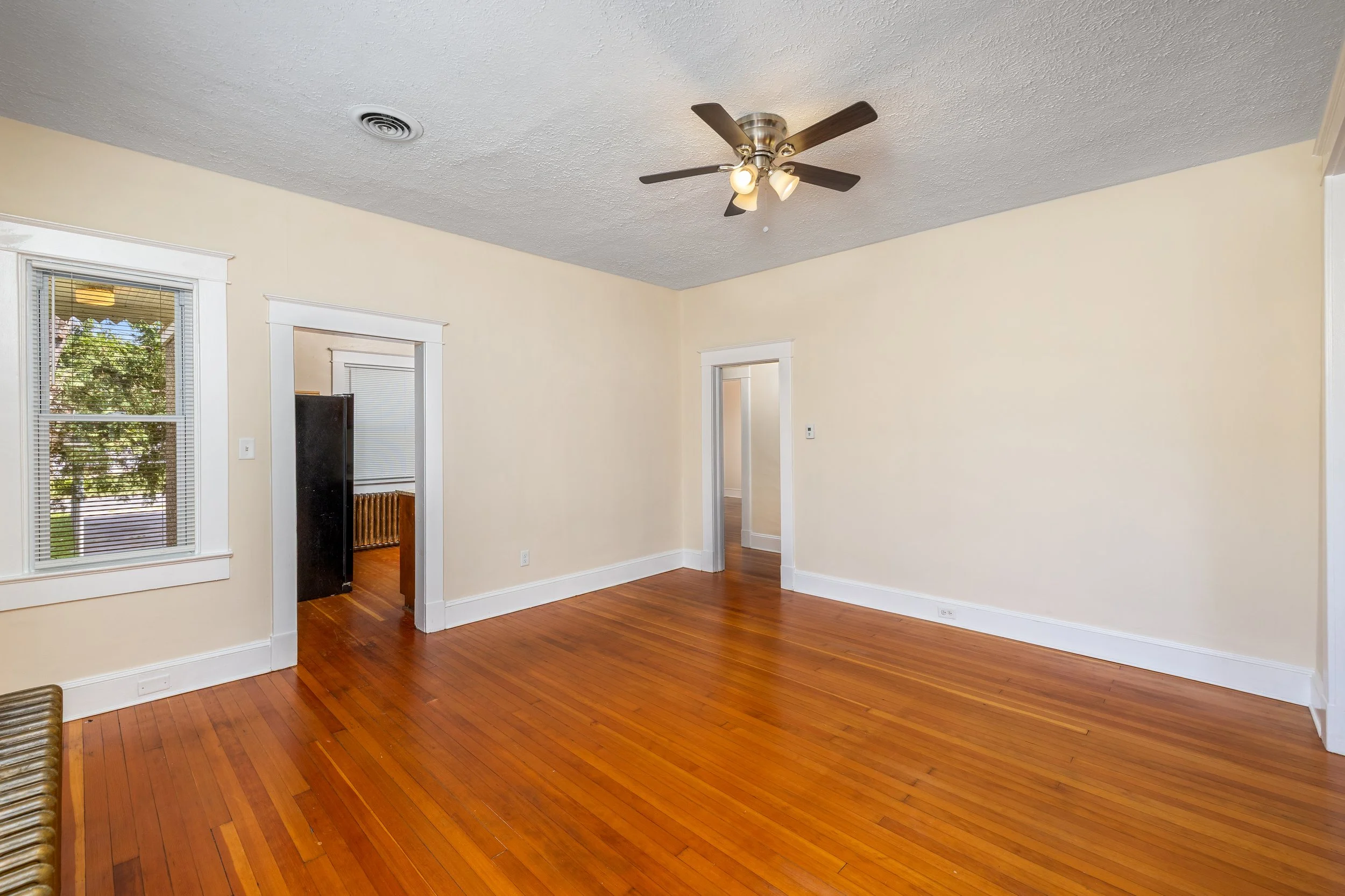 dinning room 3 (1).jpg