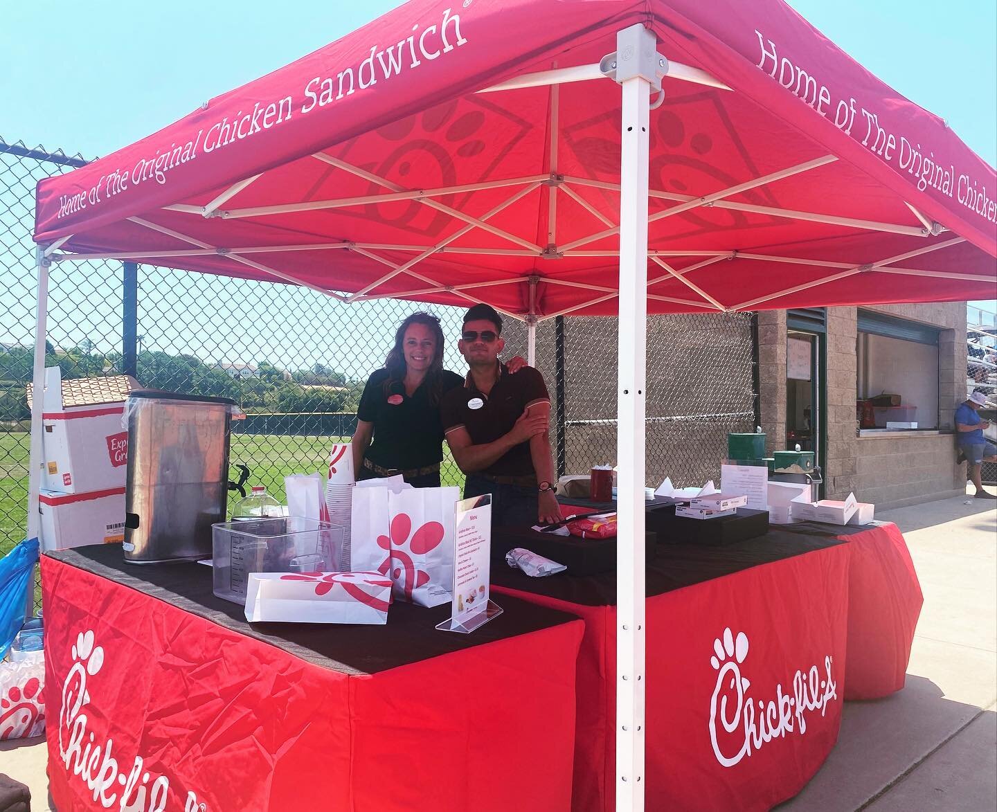 It&rsquo;s so good to out again serving the community. 
It was a pleasure to be at @lccmavs for the passing league tourney. #football #footballandchicken