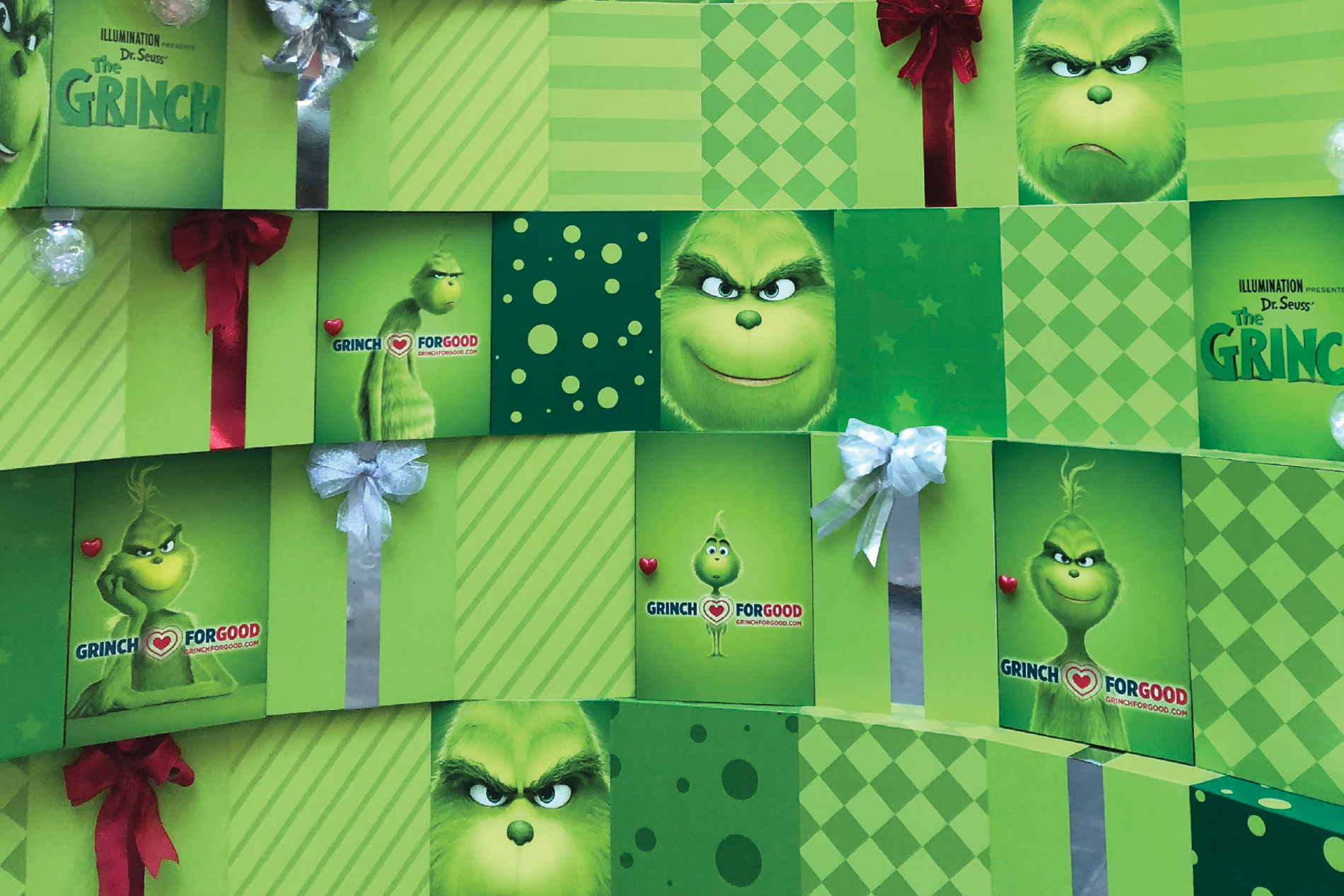 WW-Grinch-Rockefeller-Center-02.png
