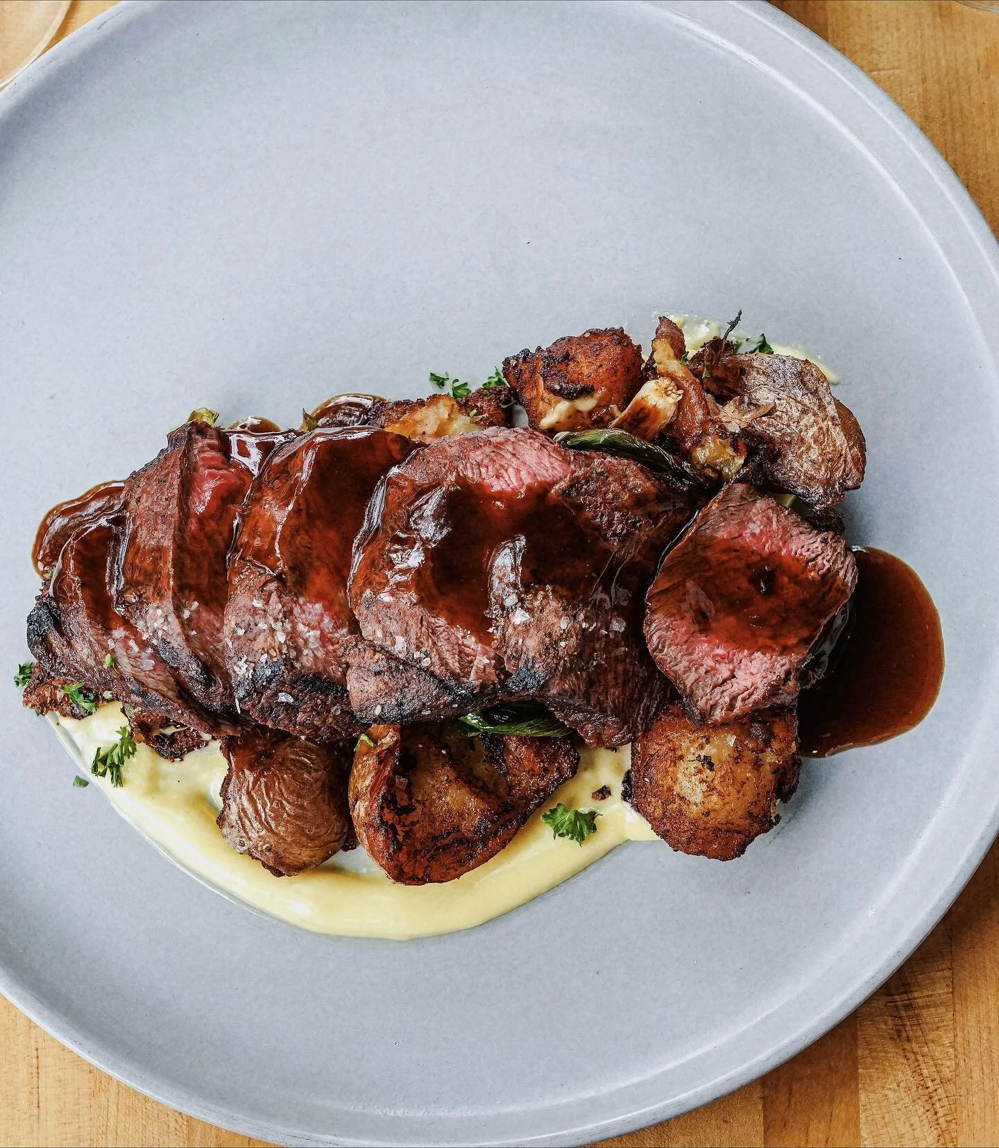 Heading to the game tonight? Grab an early dinner + drinks before the @padres play!