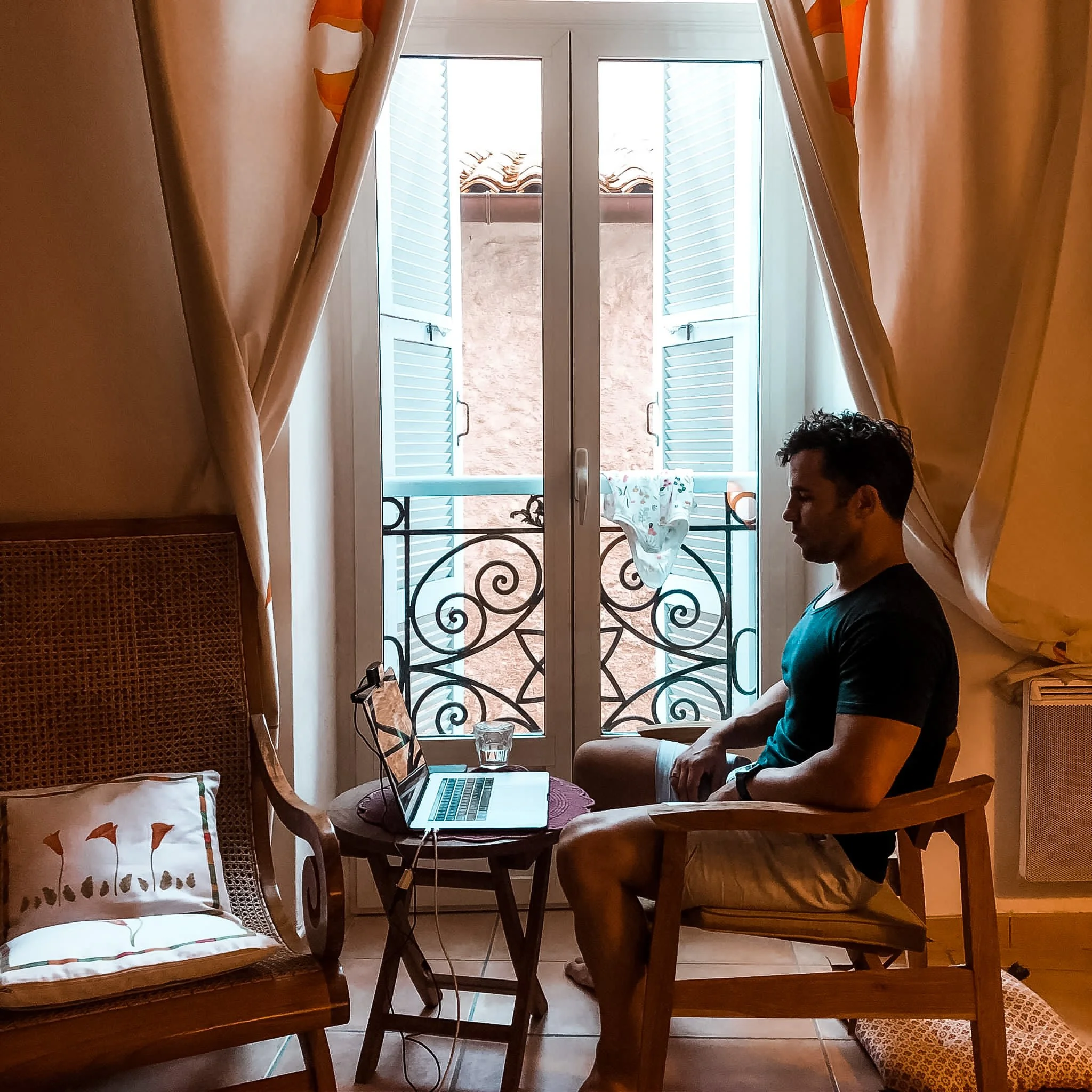 I’M NOT ‘ON HOLIDAY’, I’M JUST CURRENTLY IN EUROPE