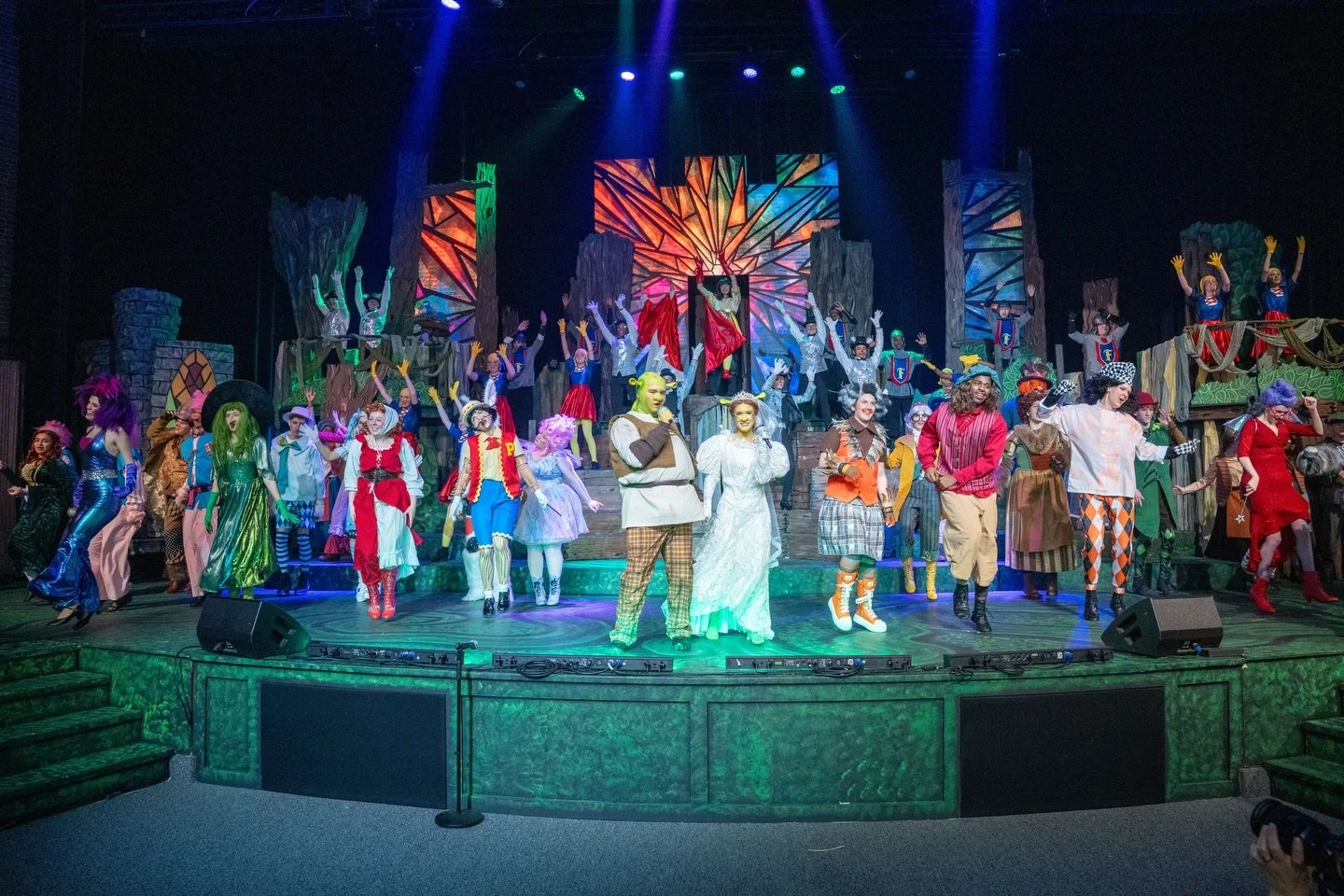 Did you know there are 80+ HS students involved in Shrek the Musical? Just under 1/3 of our HS student body! Come see them in their final shows today at 11 and 5!

#rehearsal #theater #shrek