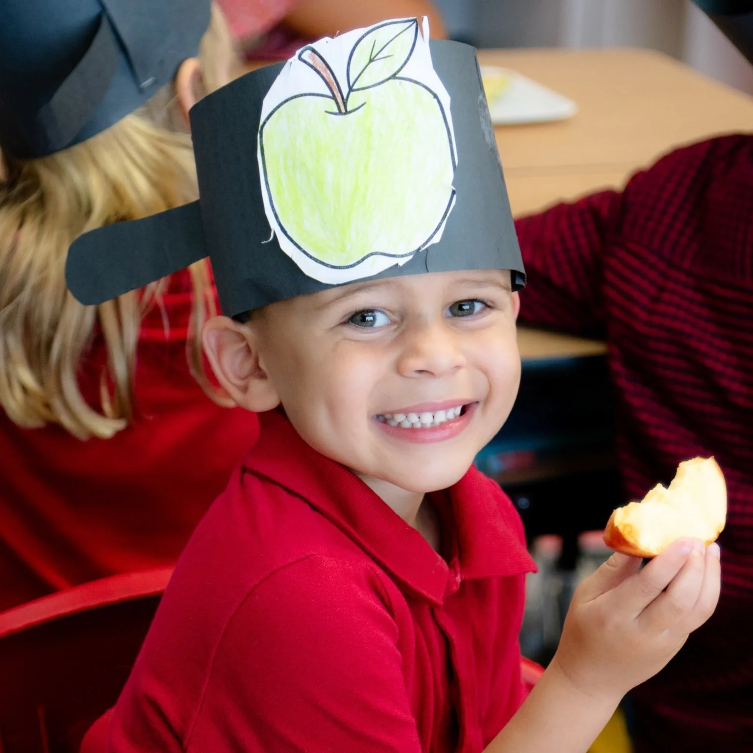 🍎 Something delicious was happening in K5 today! The halls smelled AMAZING as our students celebrated Johnny Appleseed Day with homemade applesauce and apple tastings. There&rsquo;s nothing quite like learning when you can see it, taste it, and smel