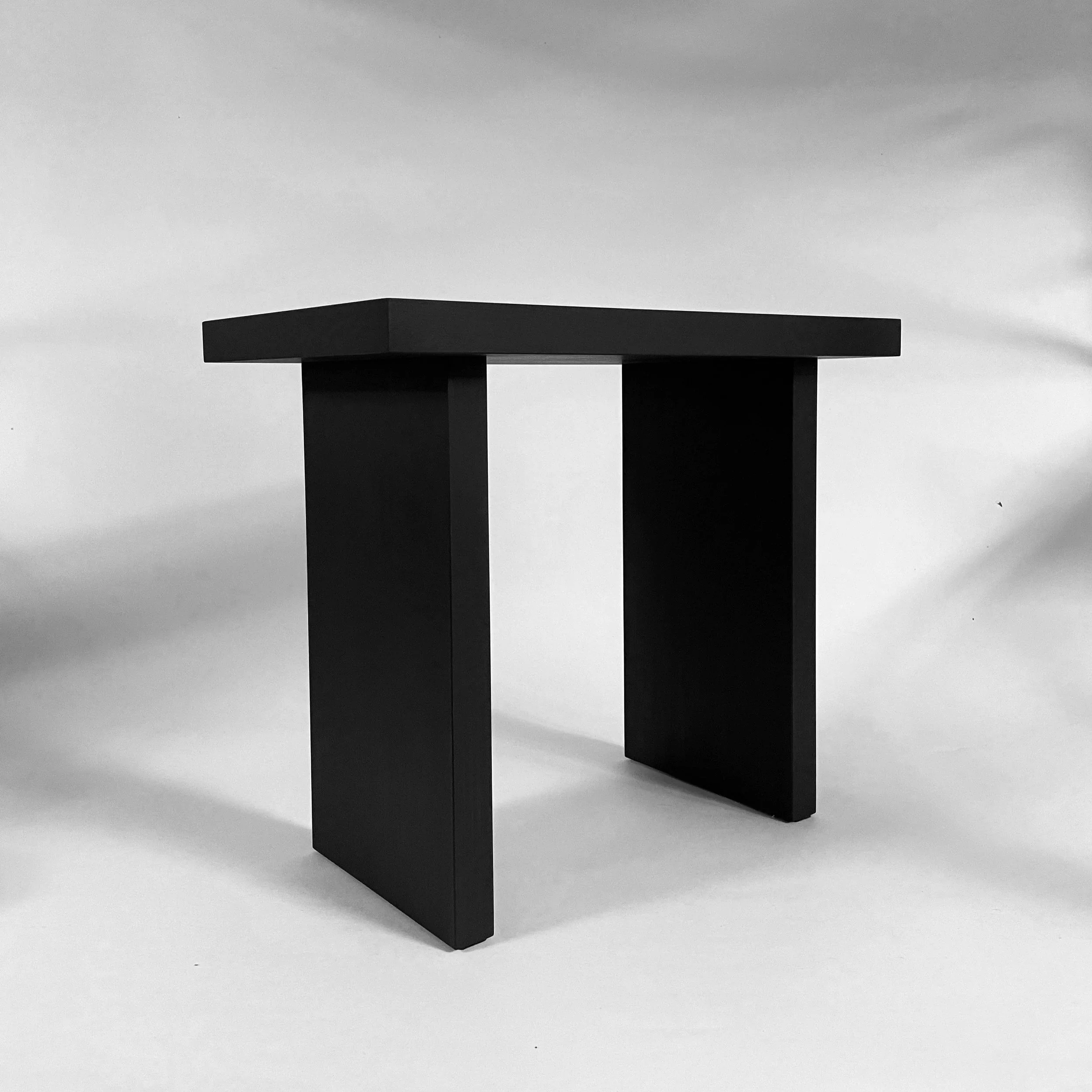 mono hocker