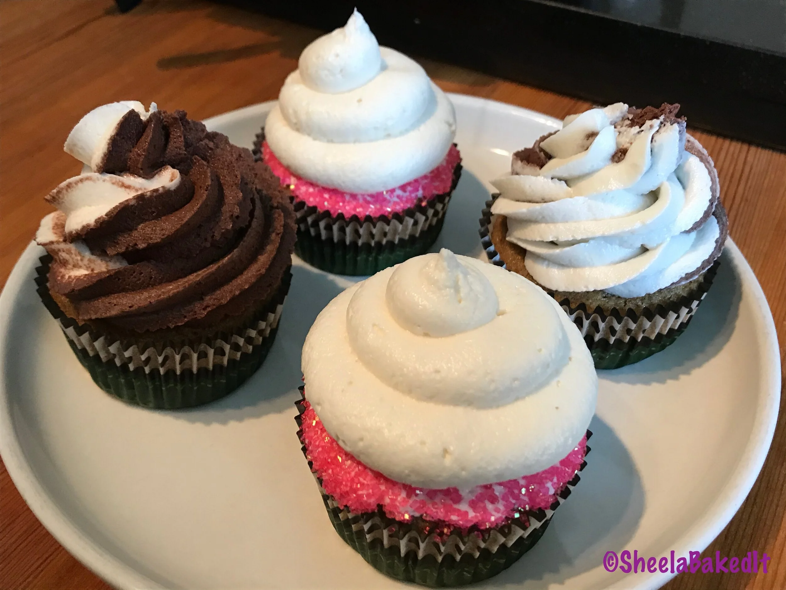 Vanilla cupcake w/Mable frosting