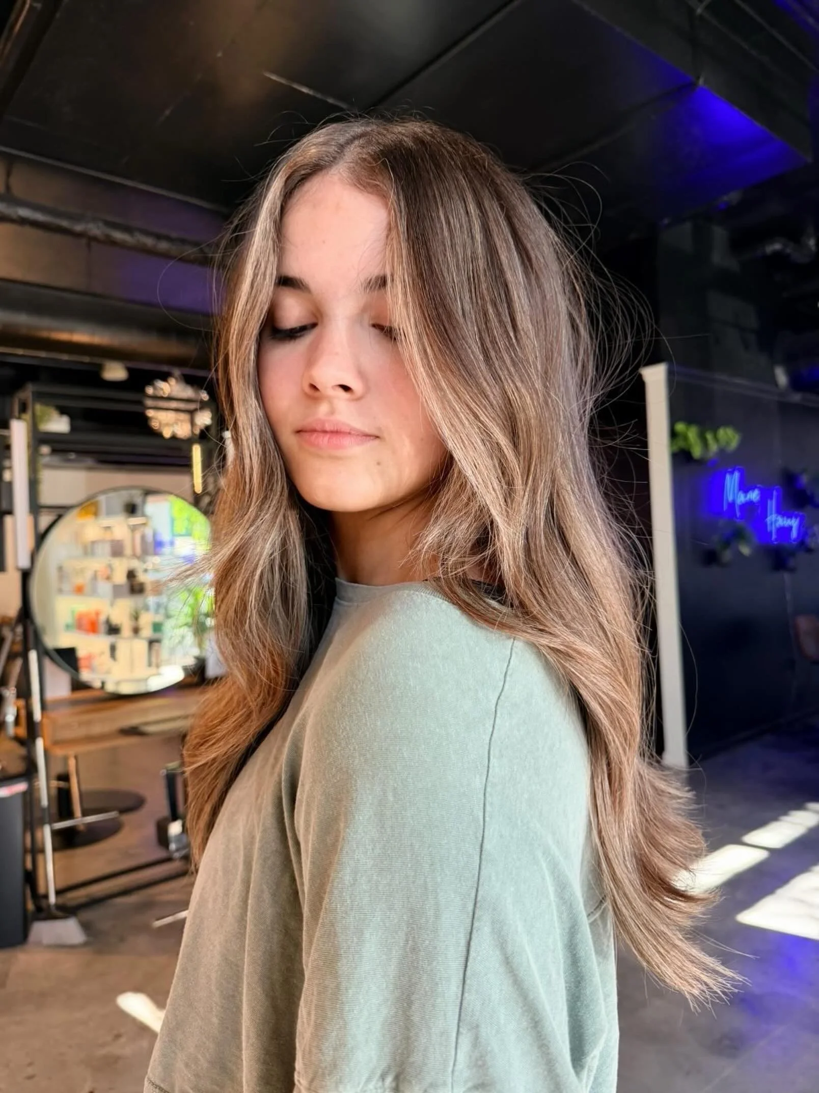 Best of both worlds 🌎✨

Check out this beautiful blended color done by @lexanglinhair
