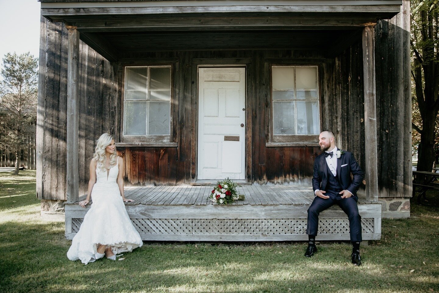 Everything about this couple and their wedding was so beautiful. We love seeing all the small details and the gorgeous pops of colour.