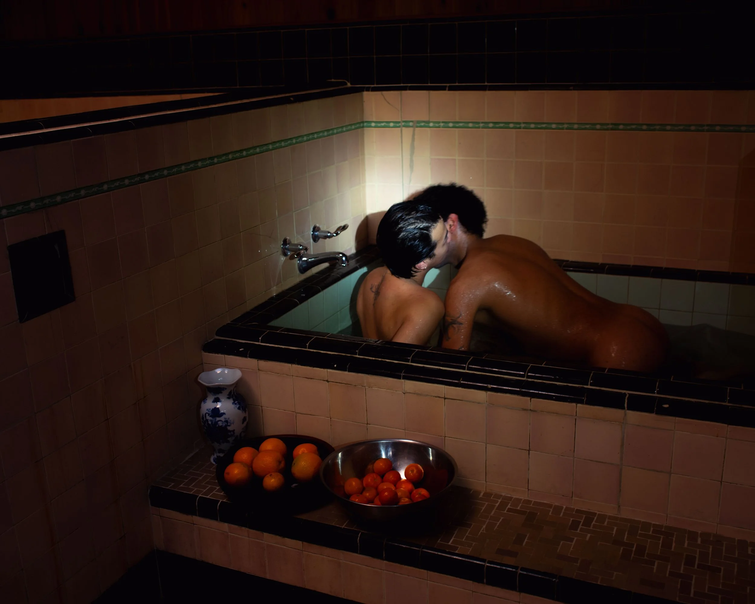 bathrup kissies.jpg