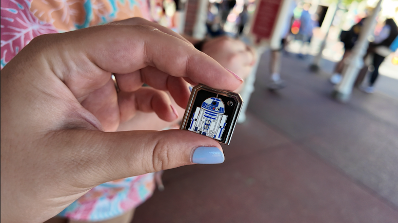 R2D2 Trading Pin.png