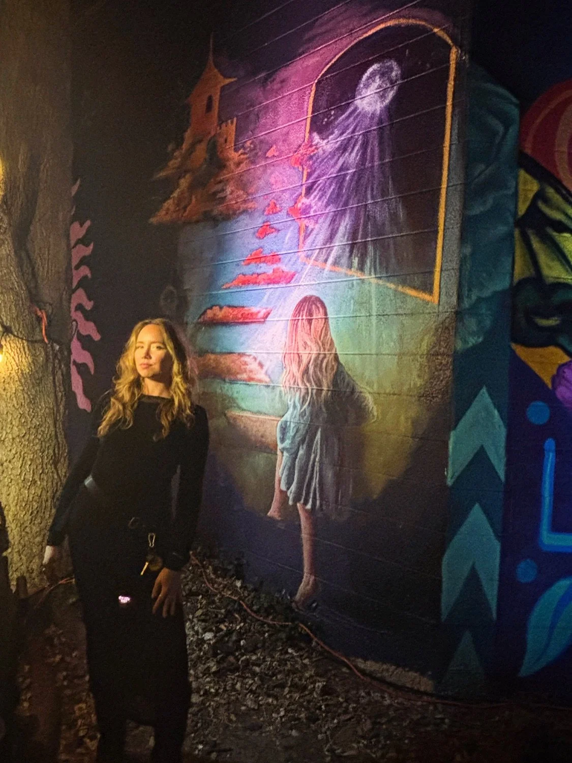 Finding magic everywhere
🌈🪜⛅️⛲️✨❤️&zwj;🔥🏹

My cup floweth over, grateful is an understatement. Huge thank you to @aniaamador for featuring me in her incredible debut space and @chromacreature for connecting us ❣️

Visit the new @artinsessionnow H