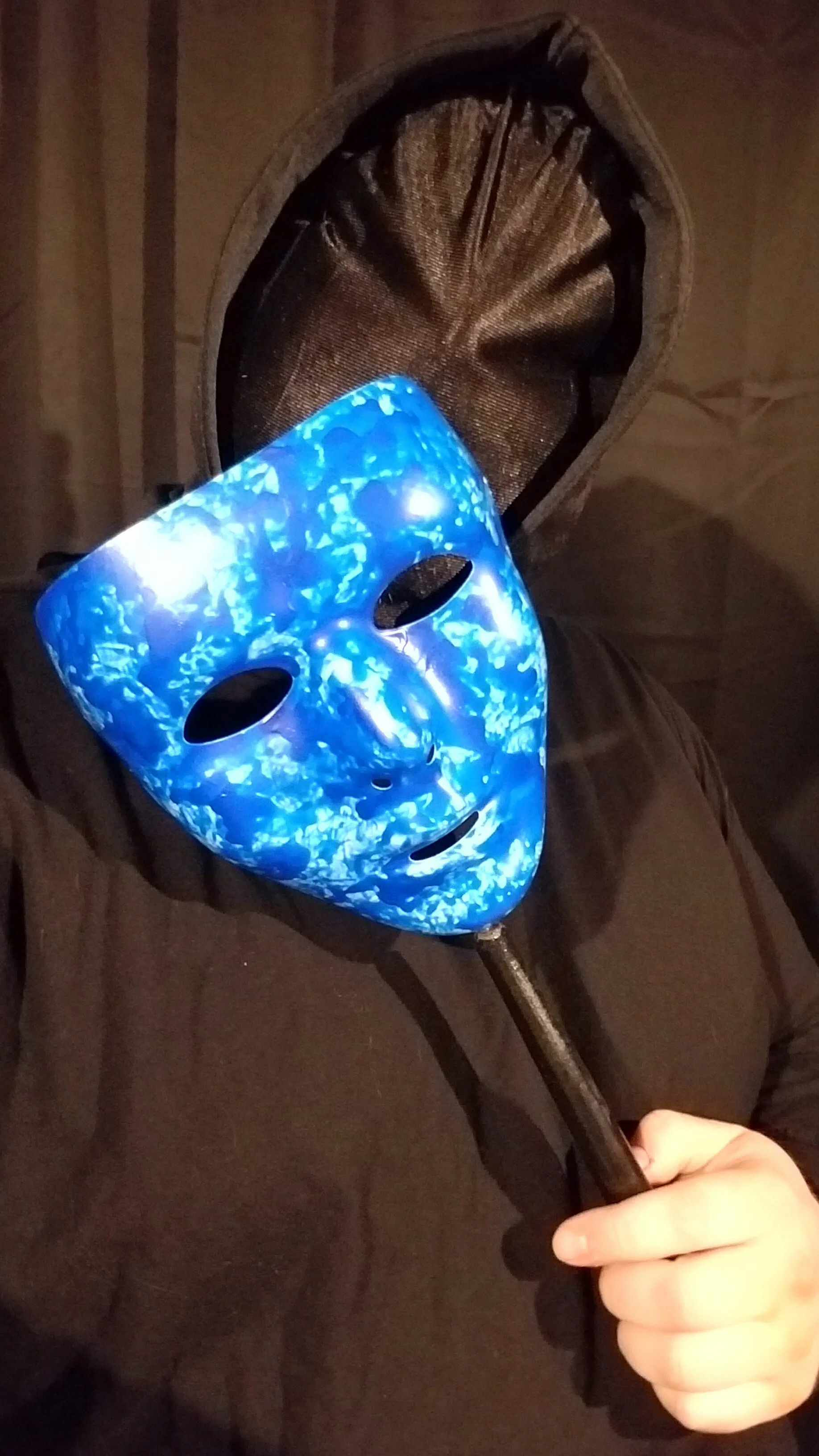 Deus ex Machina right in non black light