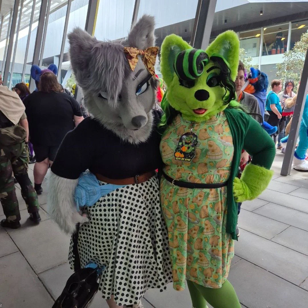 It's the girls!!
At Pax with @sharnriver wearing my new Capybara design dress!
Capybara dresses are available for preorder on my website and will debut at Tails of Terror next weekend!!
#fursuit #capybaradress #toxiart #dresses #femalefurs