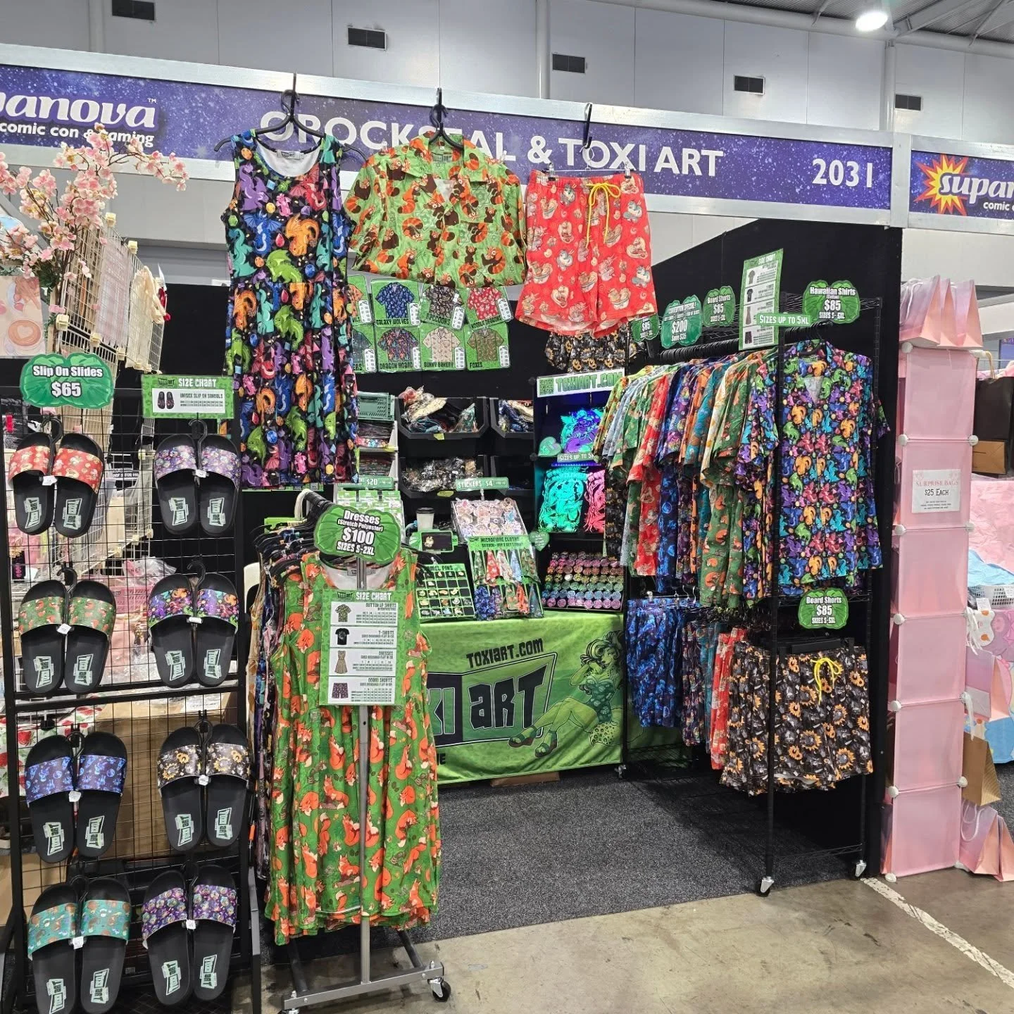 Day 2 Brisbane supanova!!! Let's go Saturday!! -^^-
Come check us out at booth 2031!
#brisnova #conventionartist #toxiart