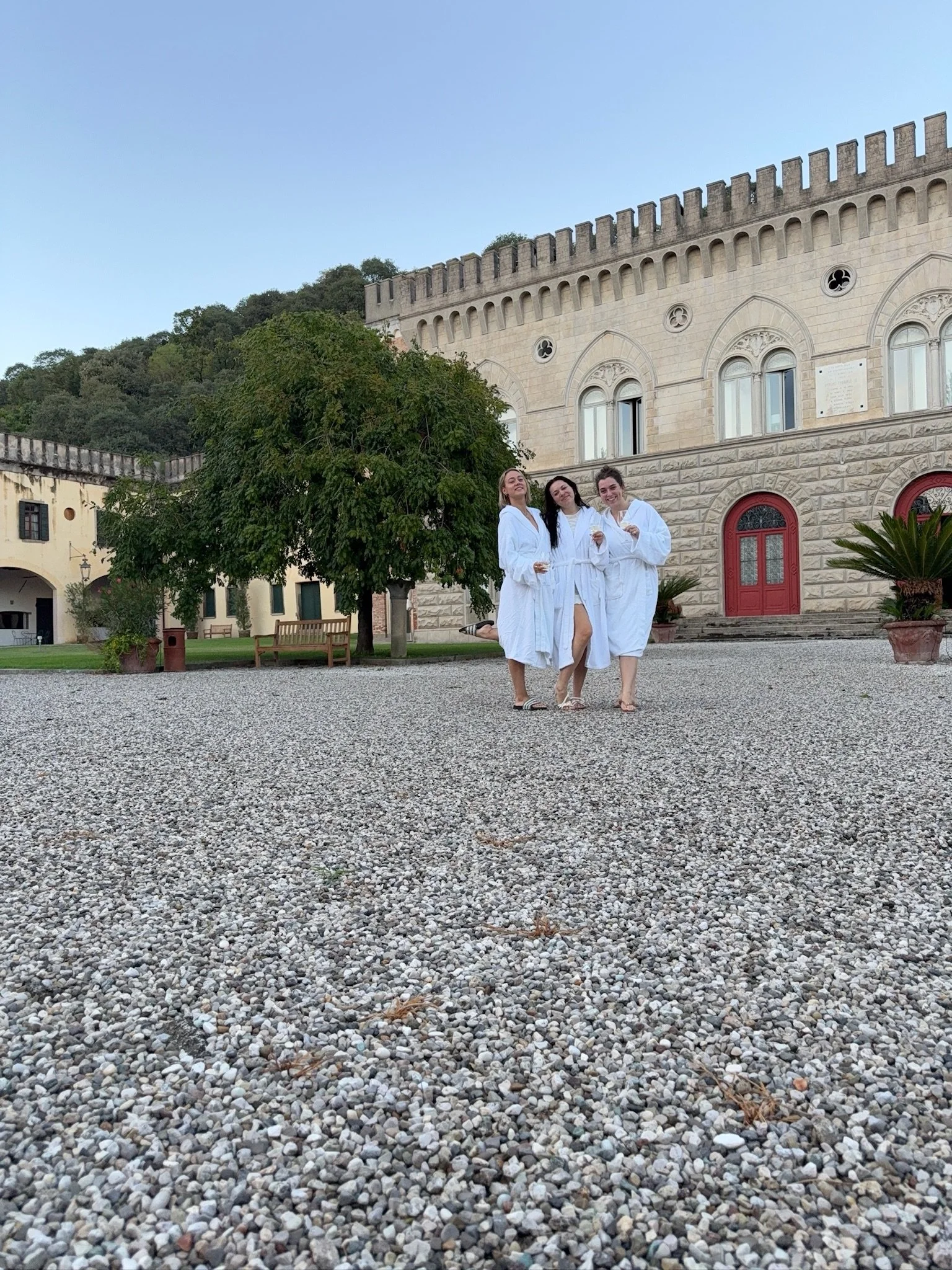 Your reminder to book a castle in the Italian countryside for your next girls&rsquo; trip 🤍🏰🇮🇹

  Taking applications for my royal court👑

Chef @itschristinaivanova with the carbonara 🤤🤤

Heading to pool to play mermaids (see final slide) 

Th