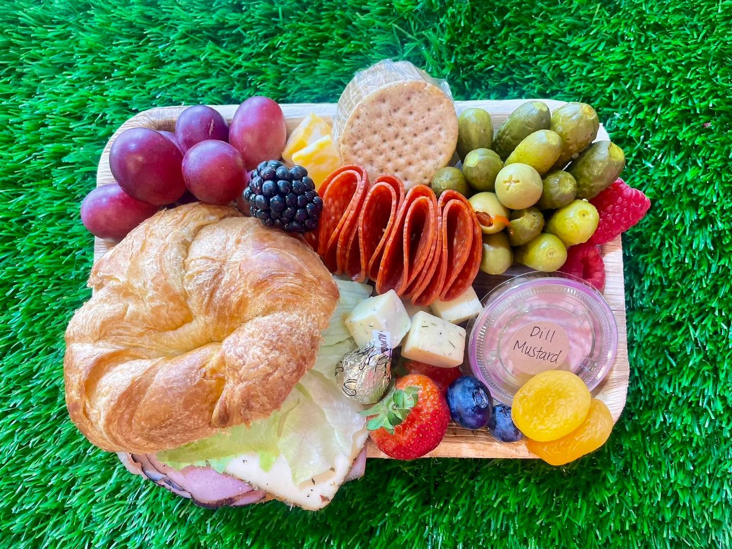 Swing by & pick up the most delicious lunch today! We are also stocked with Clearly Canadians, Topo Chico, Olipops and all of your favorite sodas.
π₯€π₯ͺππ§π