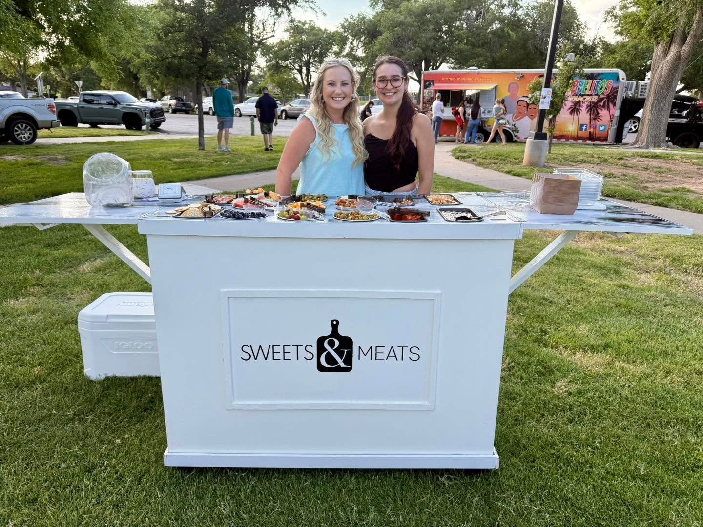 Find us tonight in The Courtyard at Wellington Square for JAZZ NIGHT! 7-9! 🎷🫒🥂🍉🥨
Pictures are from last nights event at Sam Houston park