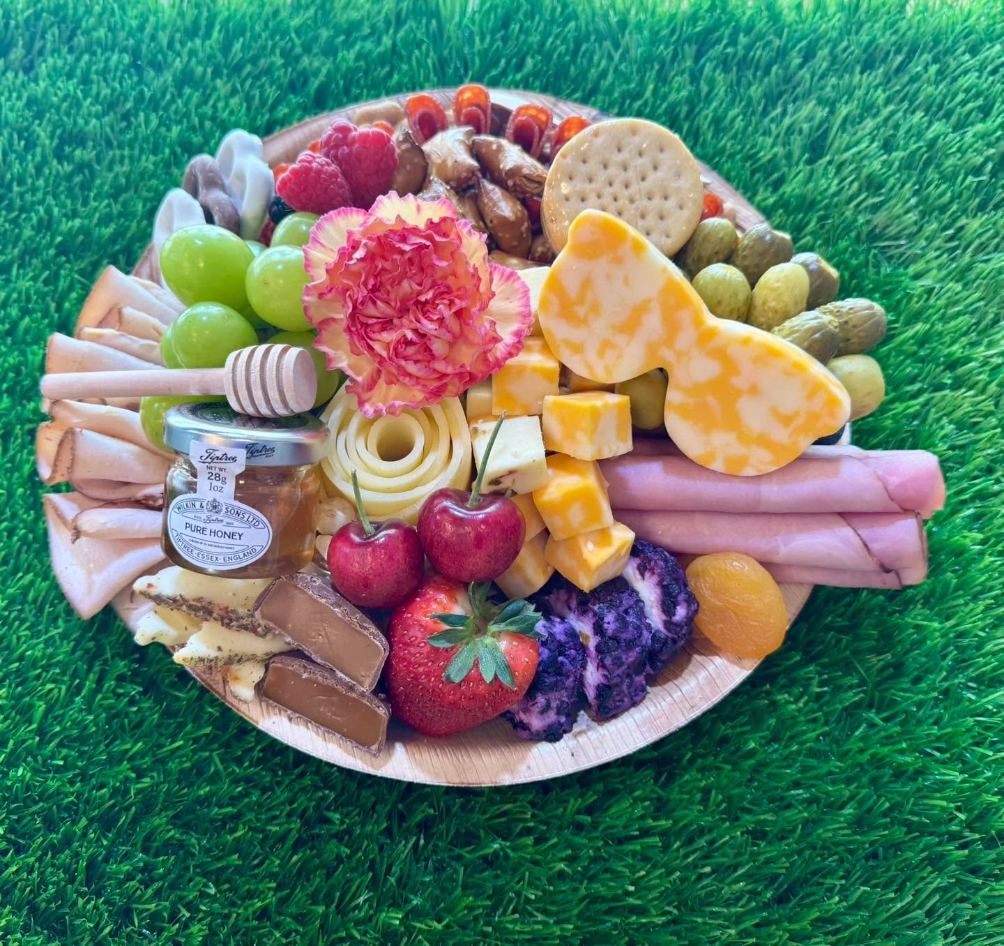 Happy FIRST day of SUMMER!! ☀️🍓
&& Happy FRIDAY🎉
Stop in today and purchase a lunch-a-bowl or grab & go board and receive 10% OFF ANY RETAIL ITEM IN STORE!
3300 S Coulter, Suite 5
806-331-0105
Near Leslie’s Pool Supplies