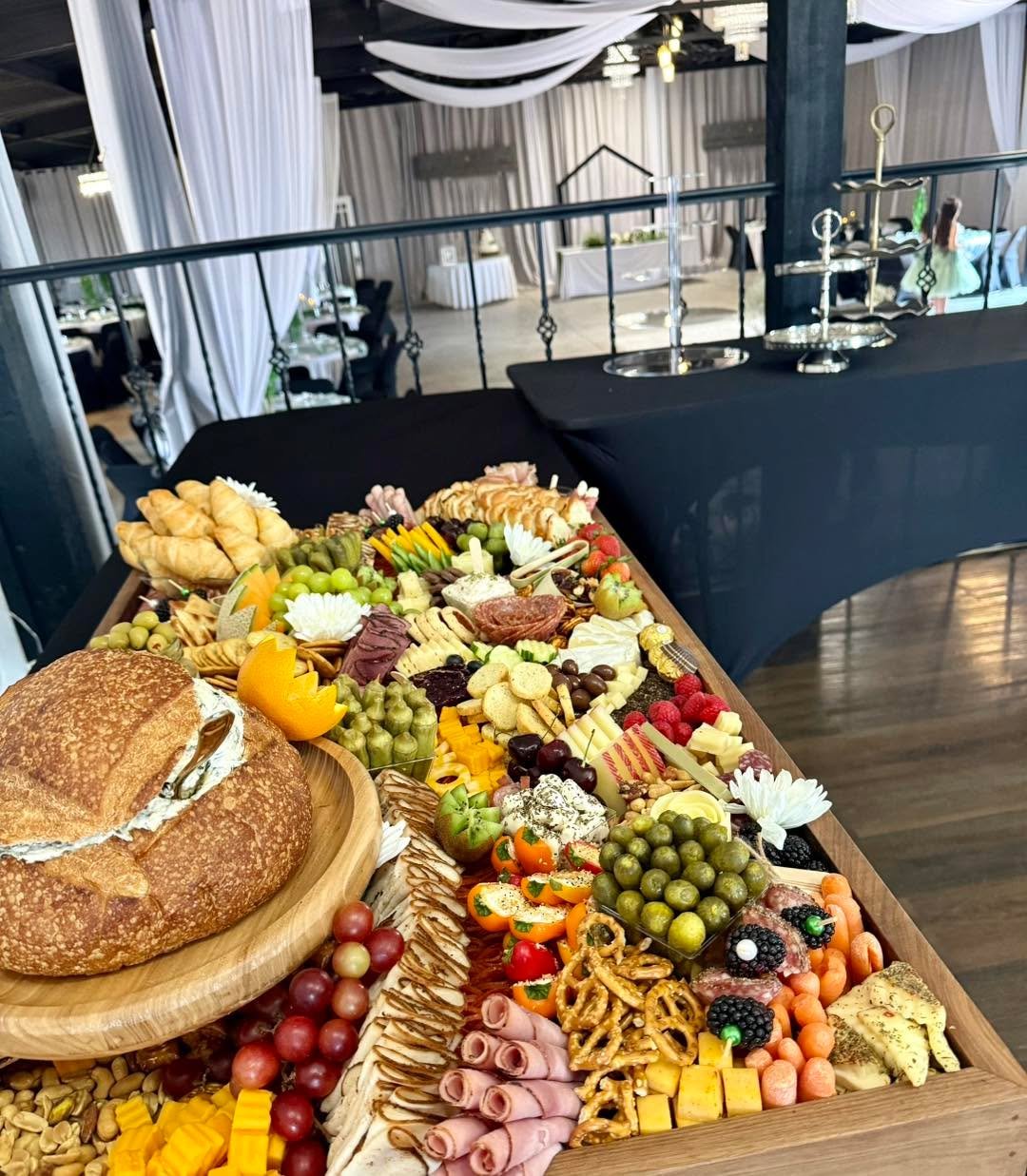 SHOWSTOPPER 😍🎉👌🏼🍇
Congratulations to the newlyweds!! Need a board to impress your guests?! Book us today! We create the tastiest and most detailed boards, customized for any get togethers, events or parties 🎉 We even deliver!
Stop in store, b