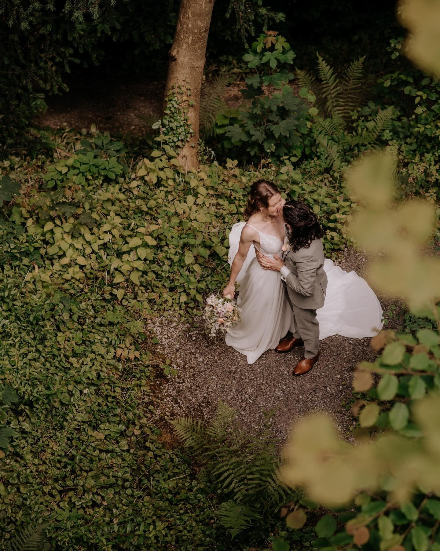 S &amp; L ❤️

 #wedding #weddingphotography #simonaportmannfotografie #swisswedding #winterthur #weddingphotographer #andelfingen #schlossandelfingen