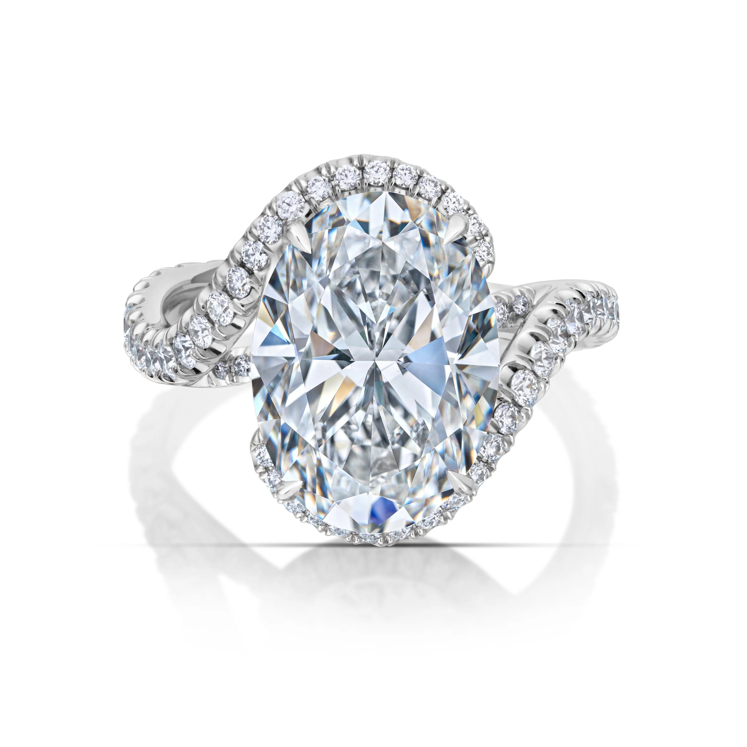 5.59 carat Diamond ring set with Oval_F_VS1 diamond 