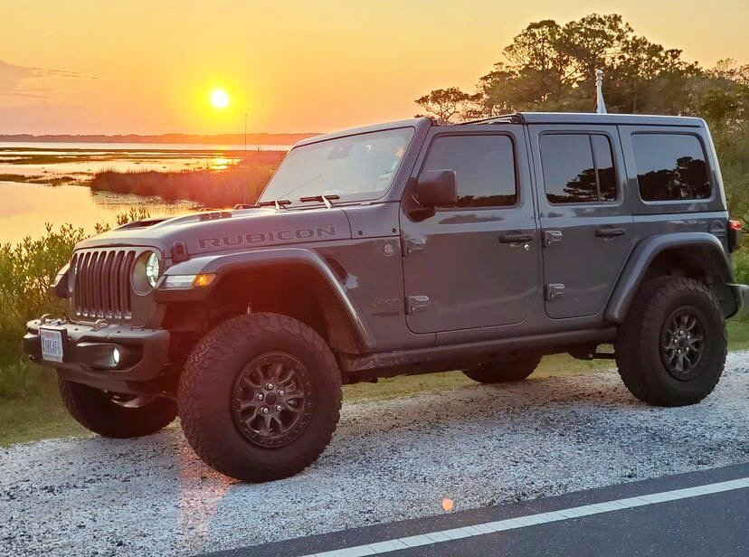 Beautiful shot tagged by @battle.rattle ! Love this Jeep! Thanks to you for all the support and for tagging us in your adventures. ✌️😎🇺🇸
.
.
.
.
.

#jeepadventures #itsajeepthing #createyourowntrail #wranglersnobs #jeeper #jeeplife #jeeping #jeept