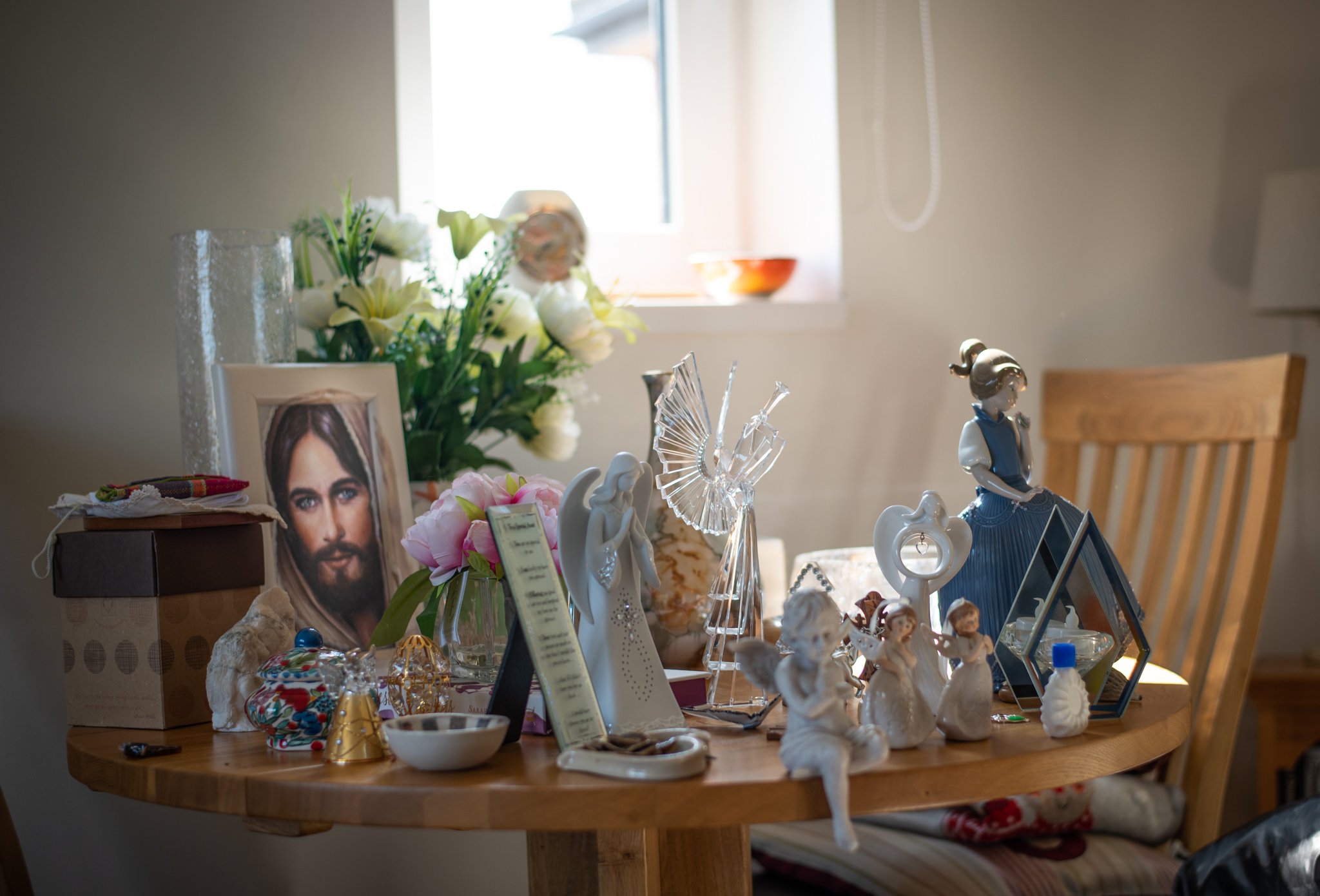 14_BrinkworthLisa_A_gathering_of_idols.jpg