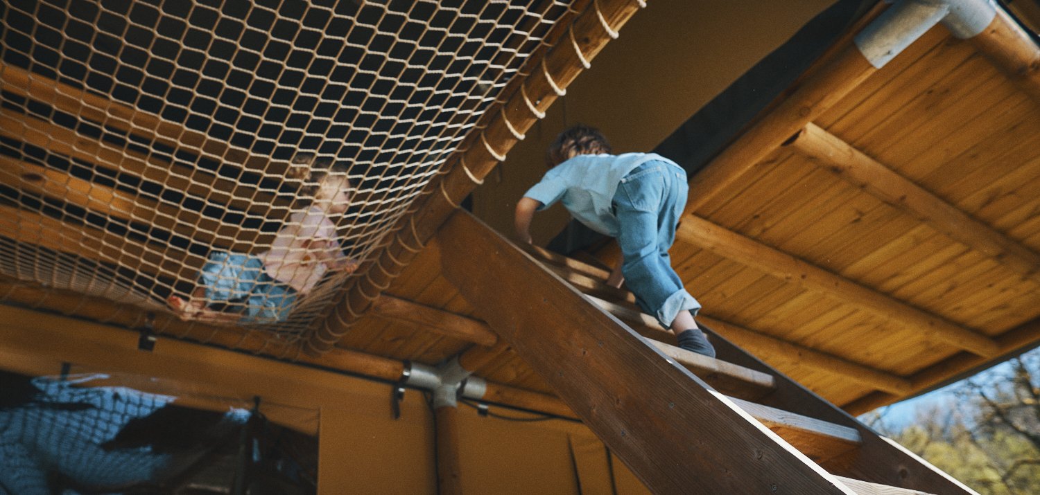 10AM-LANDAL-DD20110 2.jpg