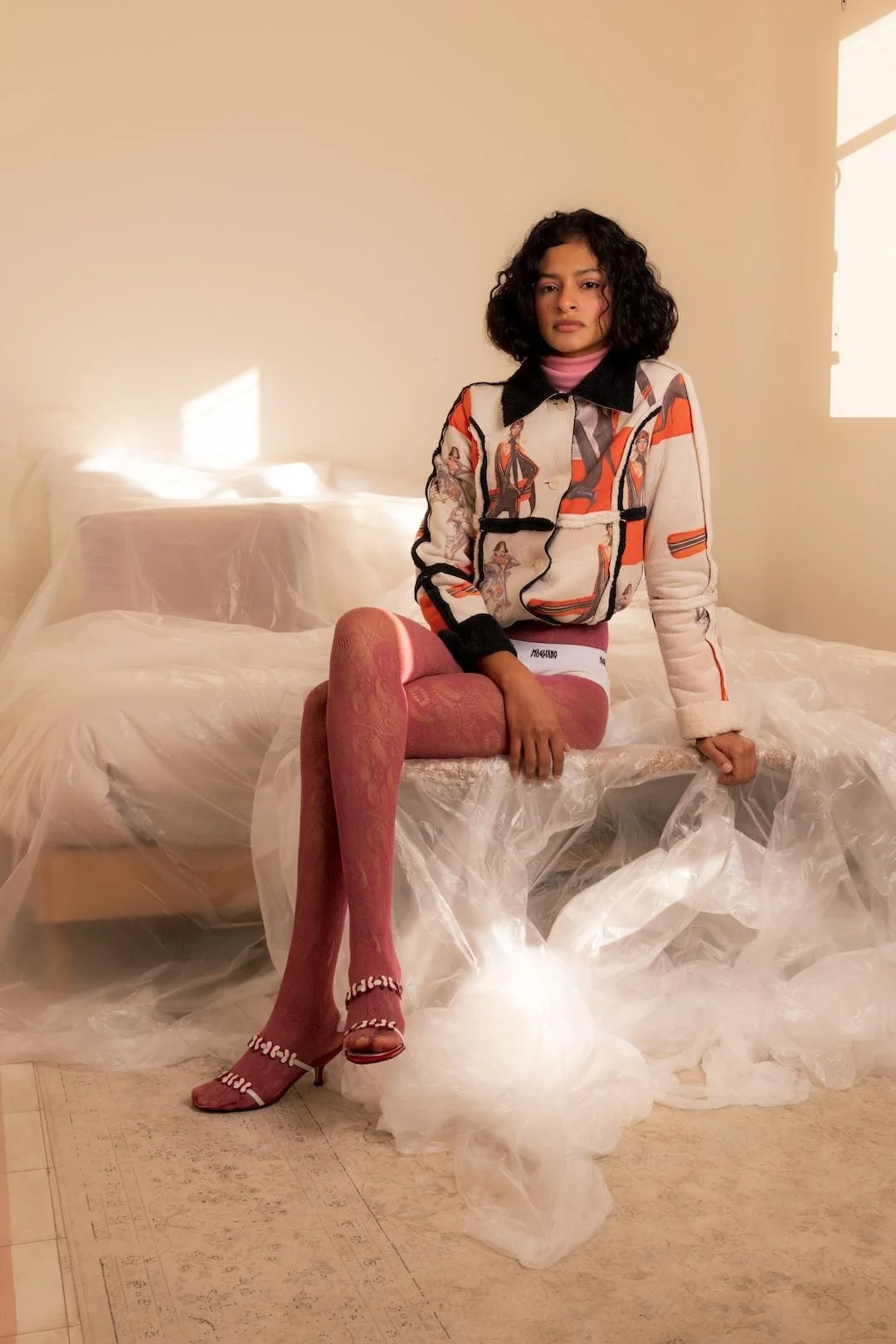 LADIES-IN-A-ROOM_SICKYMAG0005.jpg