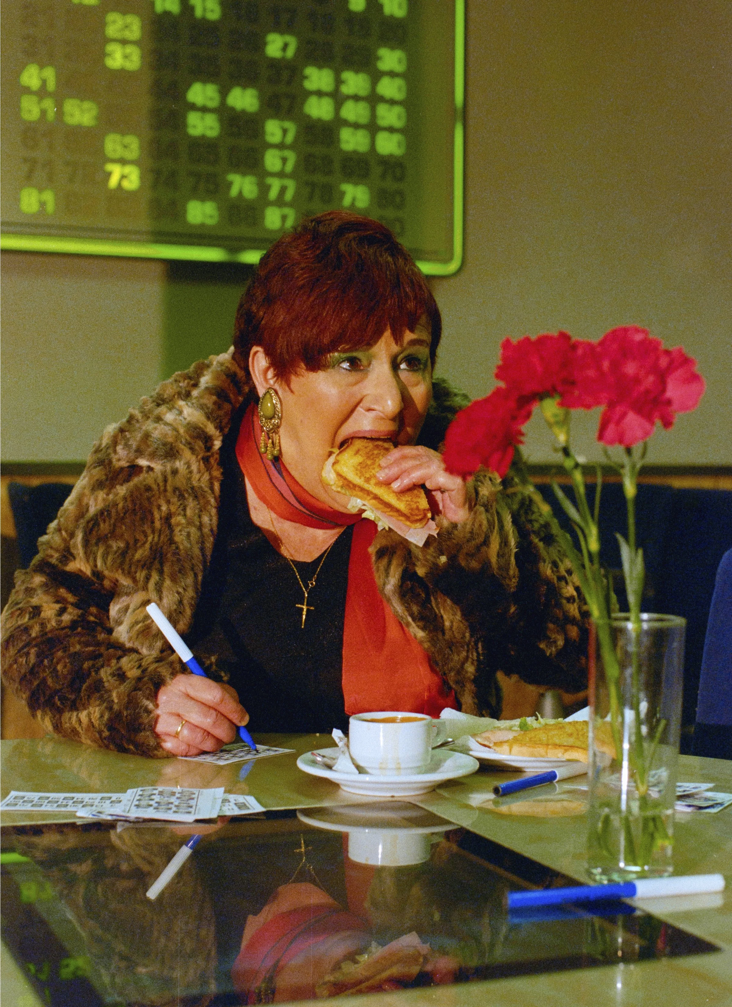 BINGO_SCHONMAGAZINE0015.jpg