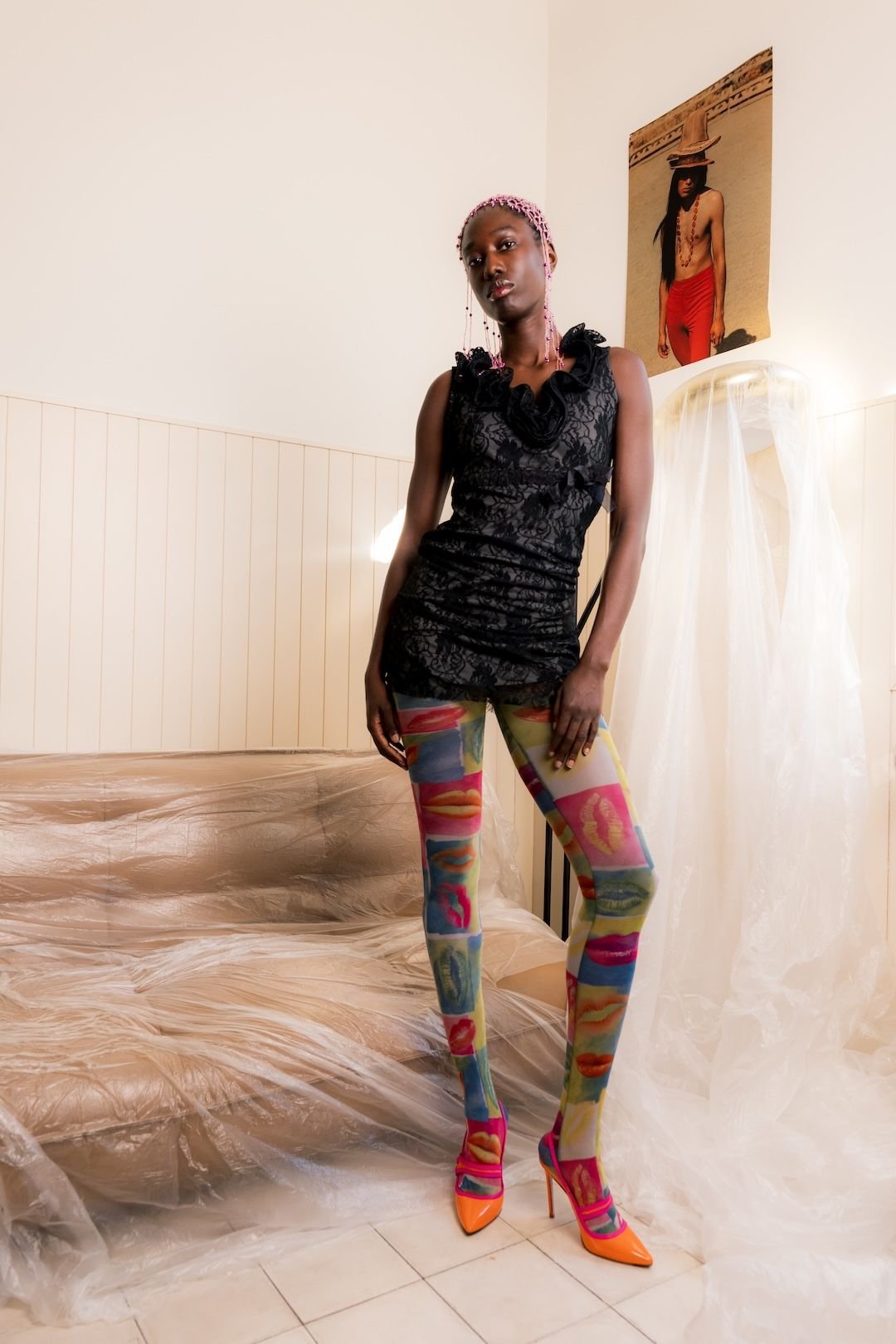 LADIES-IN-A-ROOM_SICKYMAG0015.jpg