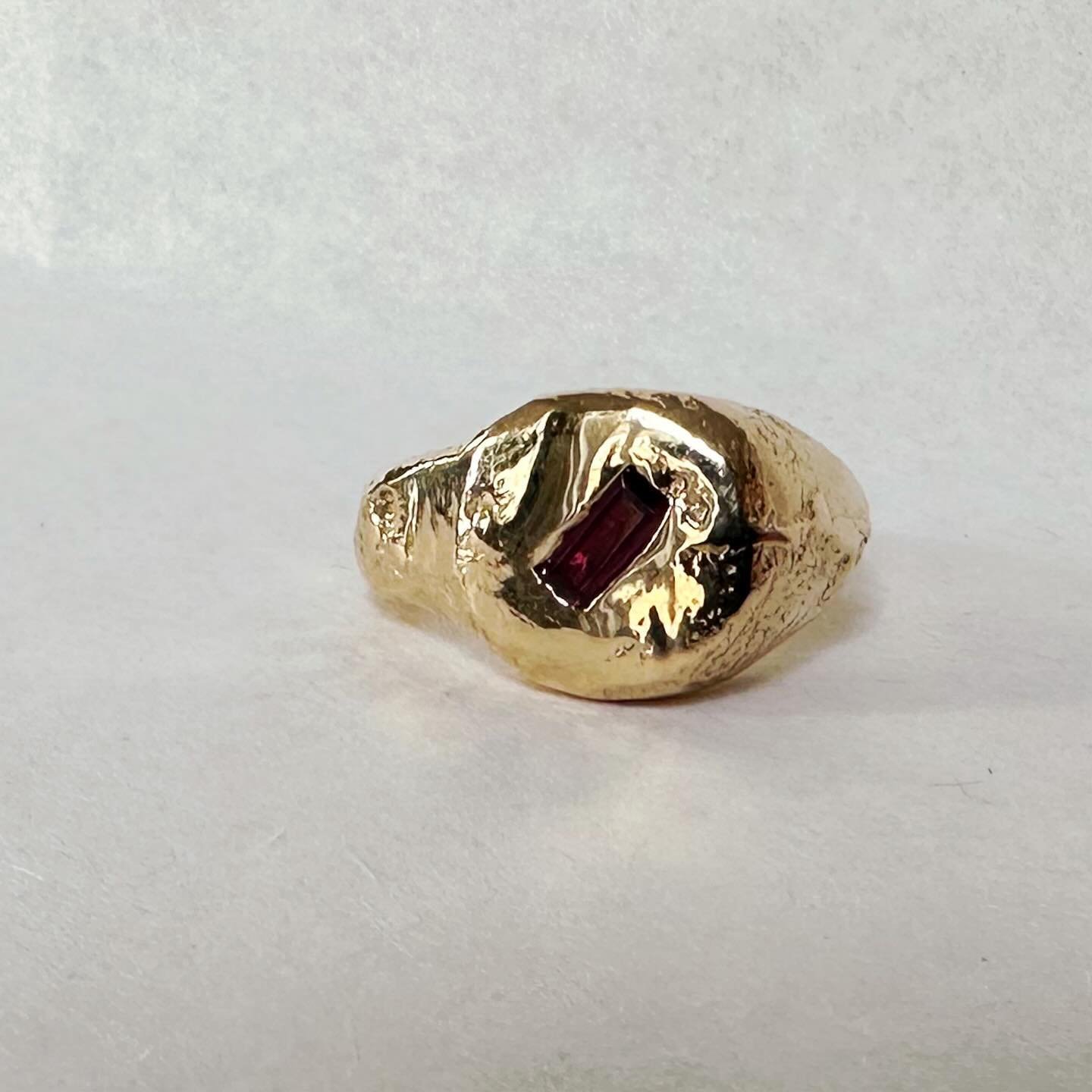 From sketches to reality: the lifecycle of a ring ⚒️

A wanted a chunky textured gold ring with garnet embedded as a memorial piece to a loved one. I started by sketching out some rough design layouts and we narrowed it down from there. I love the an