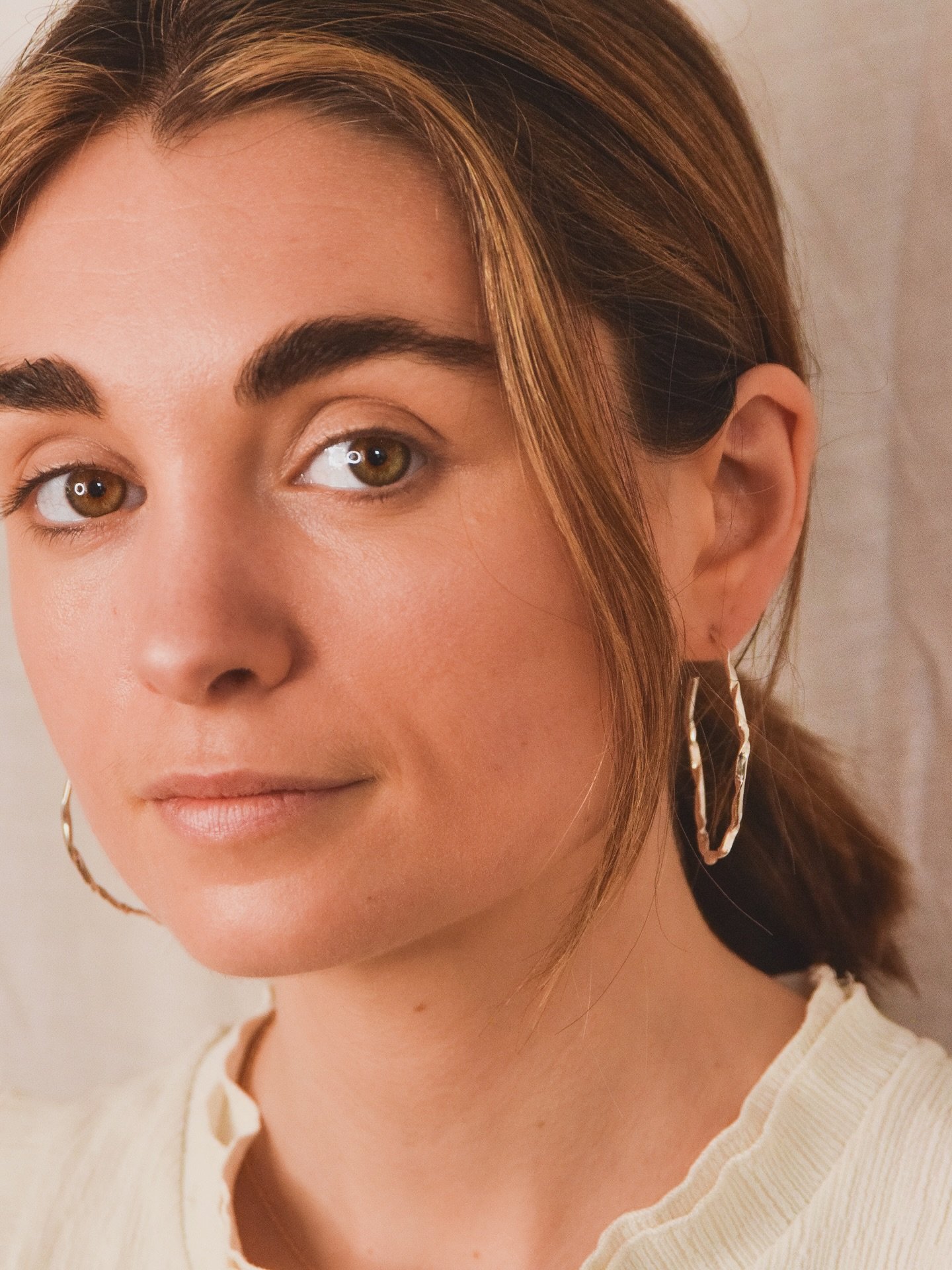Statement earrings that don&rsquo;t cost the earth 🌎 

The large crumpled hoops, made from recycled silver ~