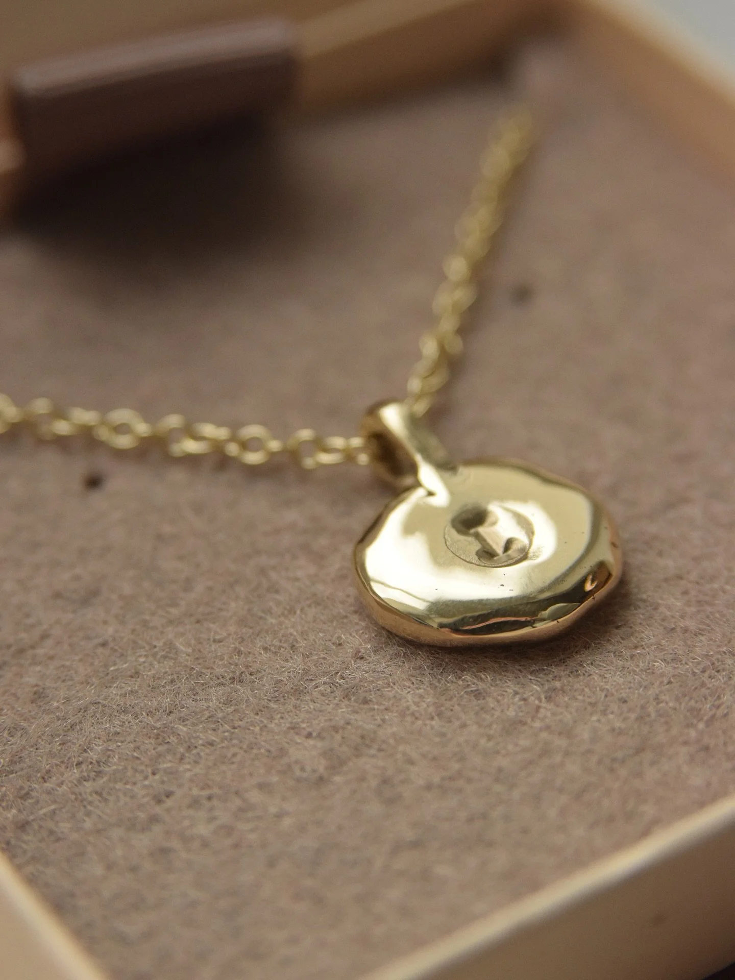 Initialed pendants make the perfect prezzies 🎄 
Handmade from soft sculptural wax and then cast in the metal of your choice these are a firm favourite - you can have up to 4 letters across but there’s something that calls to me from the simpl