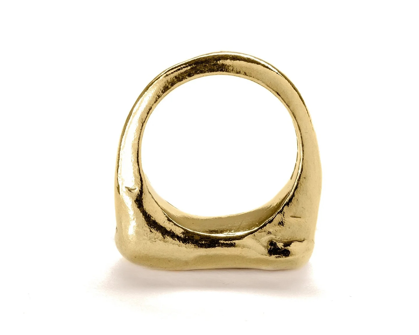 Rings as sculptures ➰ 

I adore the Bruised rings in solid gold what a chunk of heaven ~ 

Friday already and the end of October WOW time has flown this year! 👻