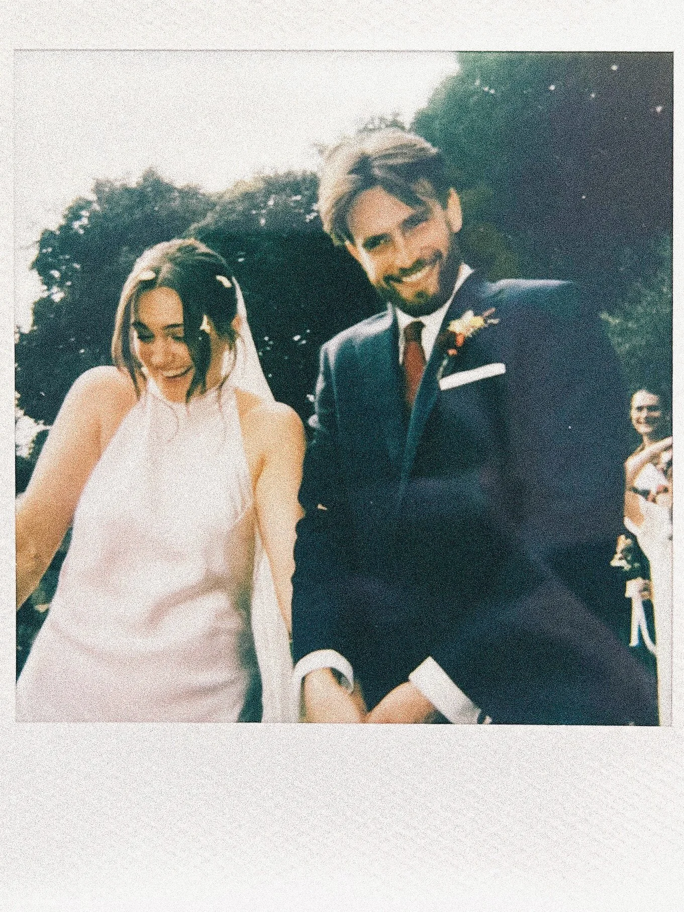 Autumn this year has been special 🍂 

From wedding jewels to mushroom foraging to fireplace renos to studio mornings to wedding cakes to the last of the dahlias to bespoke commissions and galleries. Soaking in the last of it before winter truly sets