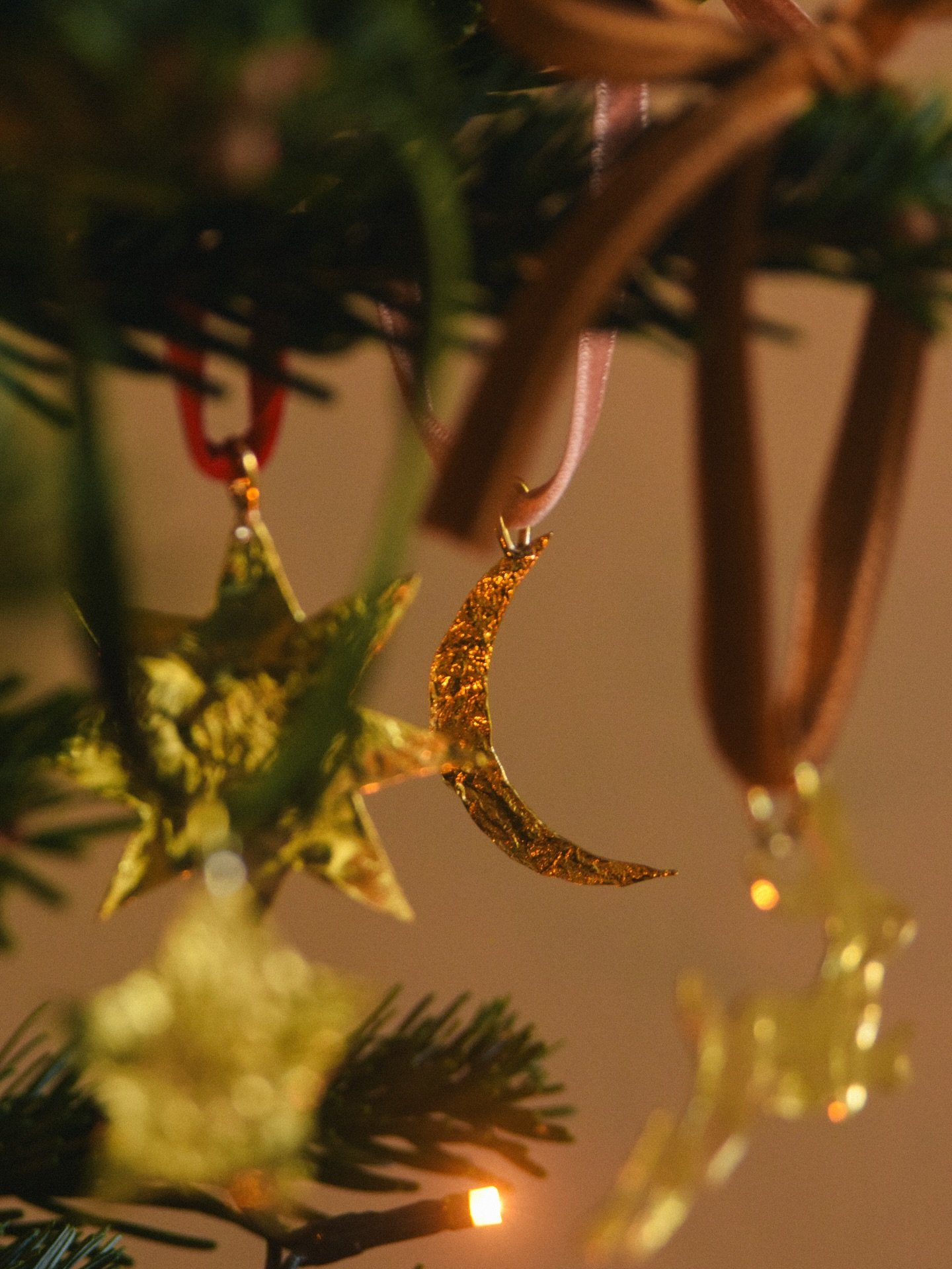 Introducing 🎄✨

I&rsquo;ve been beavering away on these over the last few weeks and I&rsquo;m so thrilled to say they are finally ready to launch for you! 

Organic, unique, molten brass decorations 🌙 hung on the most beautiful sumptuous double sid