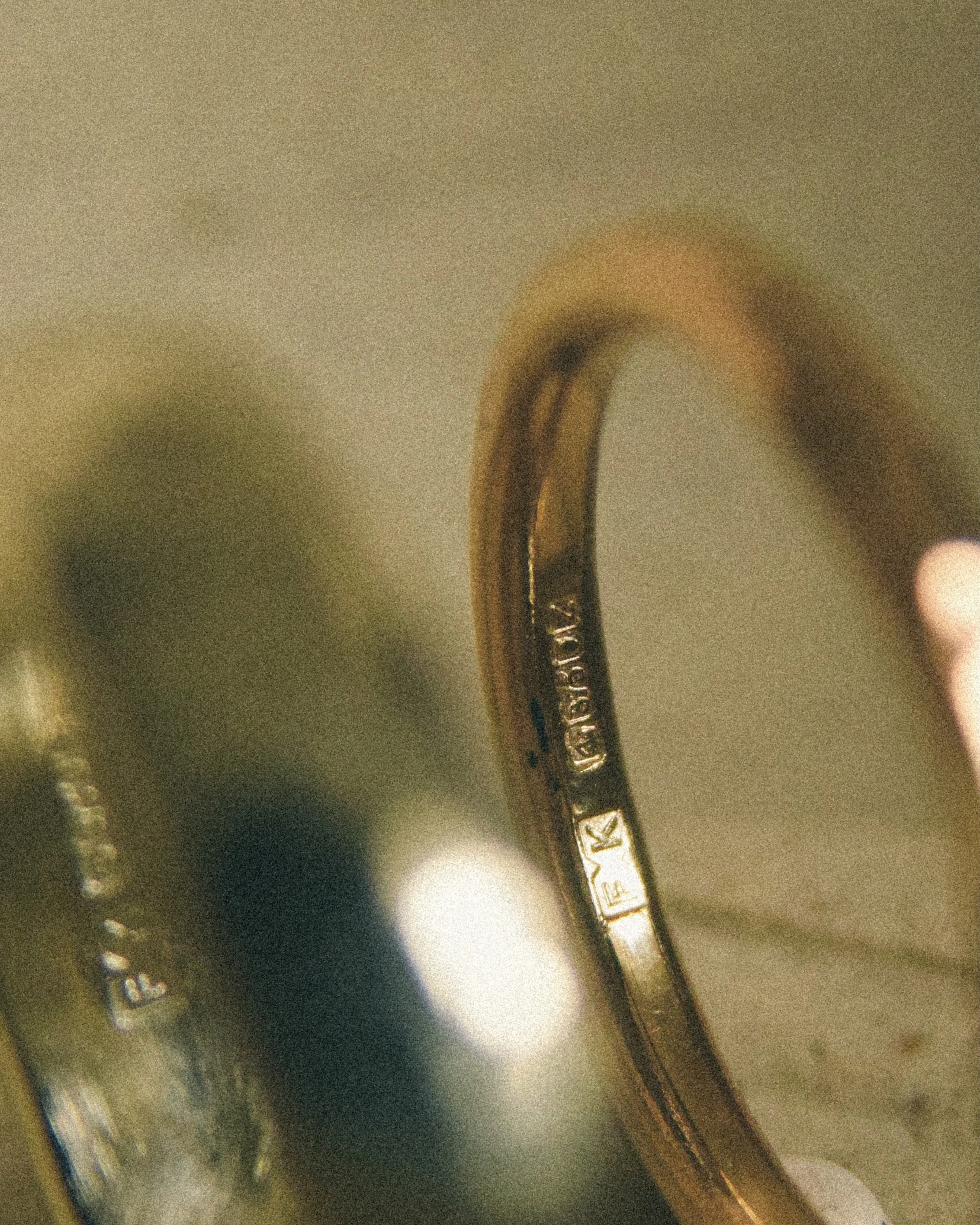 HALLMARKS 🐆 

The sign your precious metal is what it&rsquo;s been sold to you as - an important part of the legacy of the gold industry in Britain and a key thing to look for when buying vintage (or new!) 

Silver doesn&rsquo;t need to be hallmarke