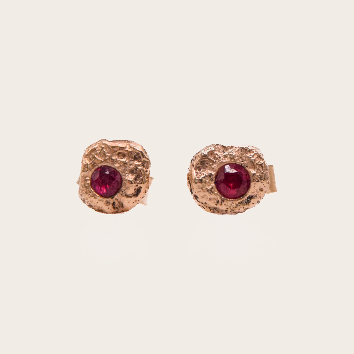 Theia studs