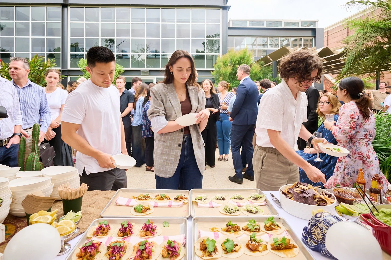 21-11-25 EYXL 477 Sunset Drinks 056.jpg