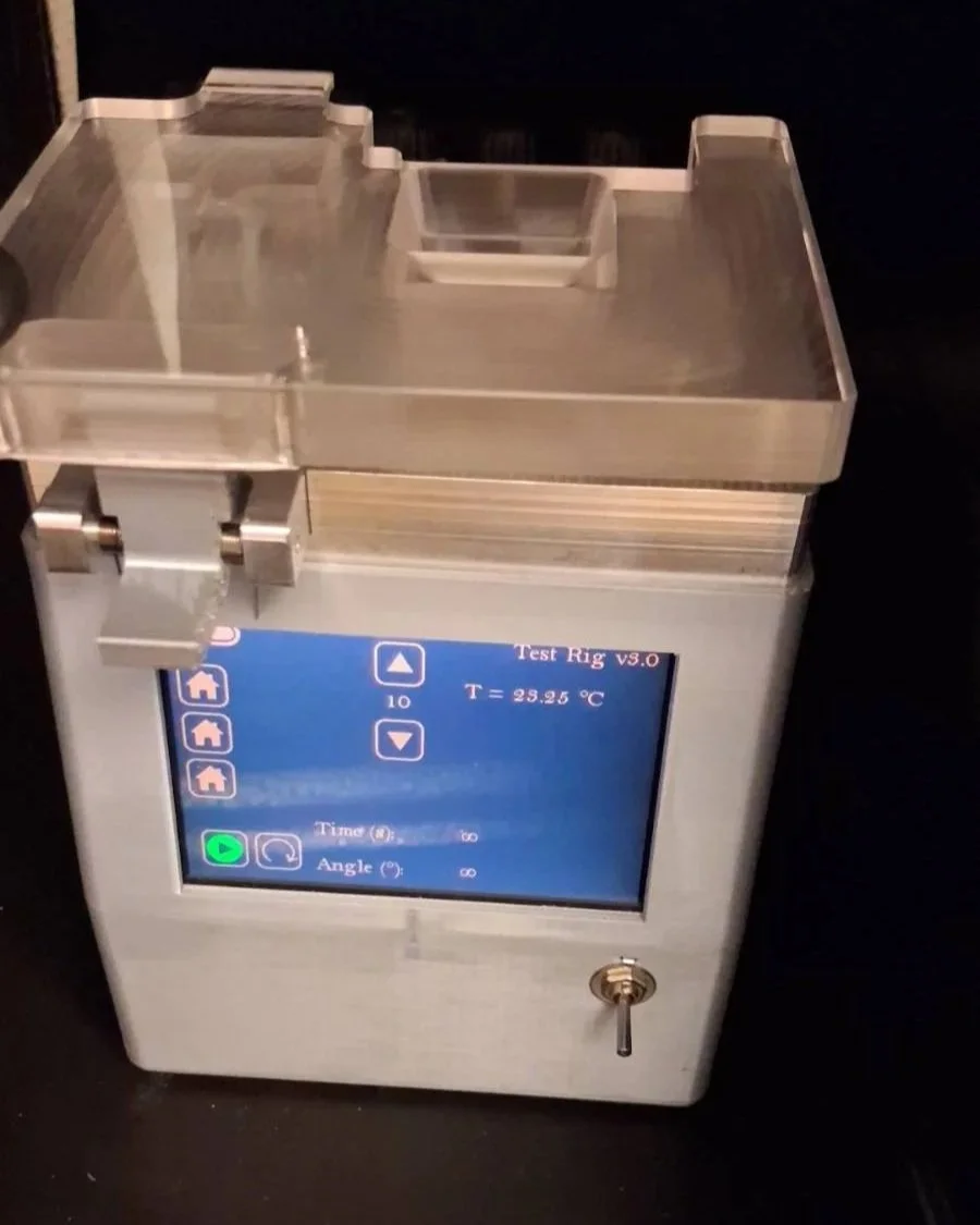 Image showing the PumpHub Evaluation Kit for PumpRing with touch screen and USB interface for programming