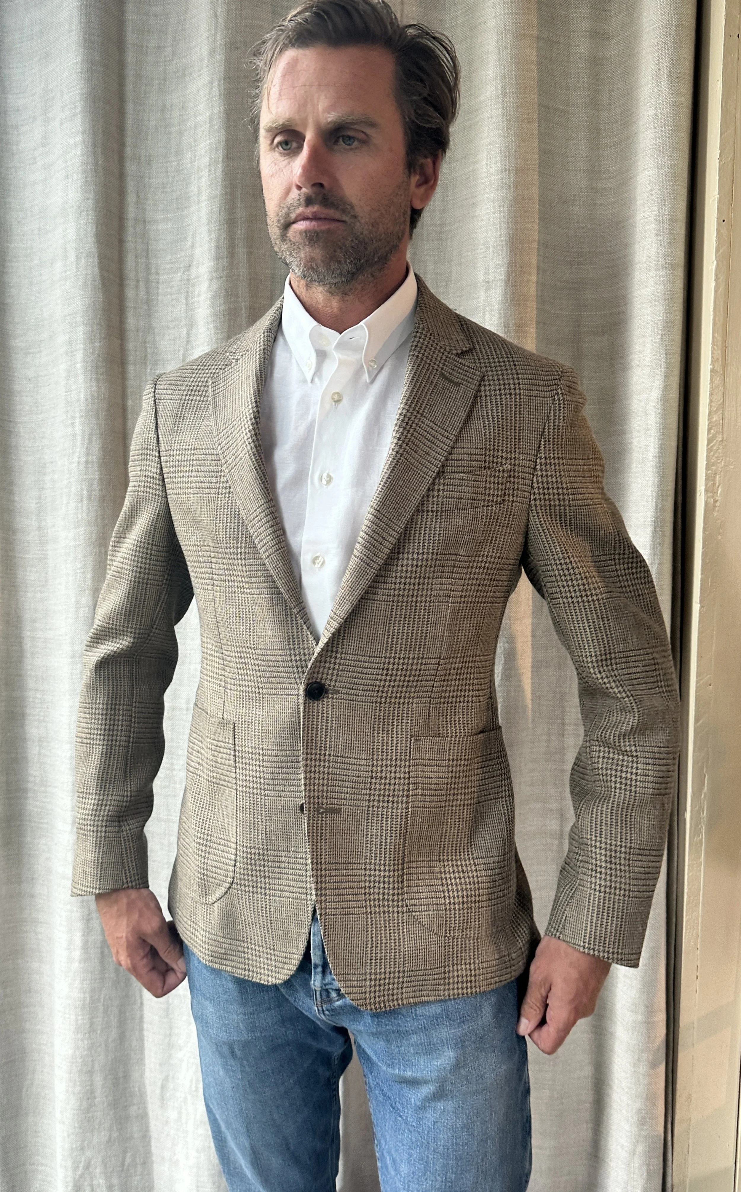 WB Light jacket .jpg