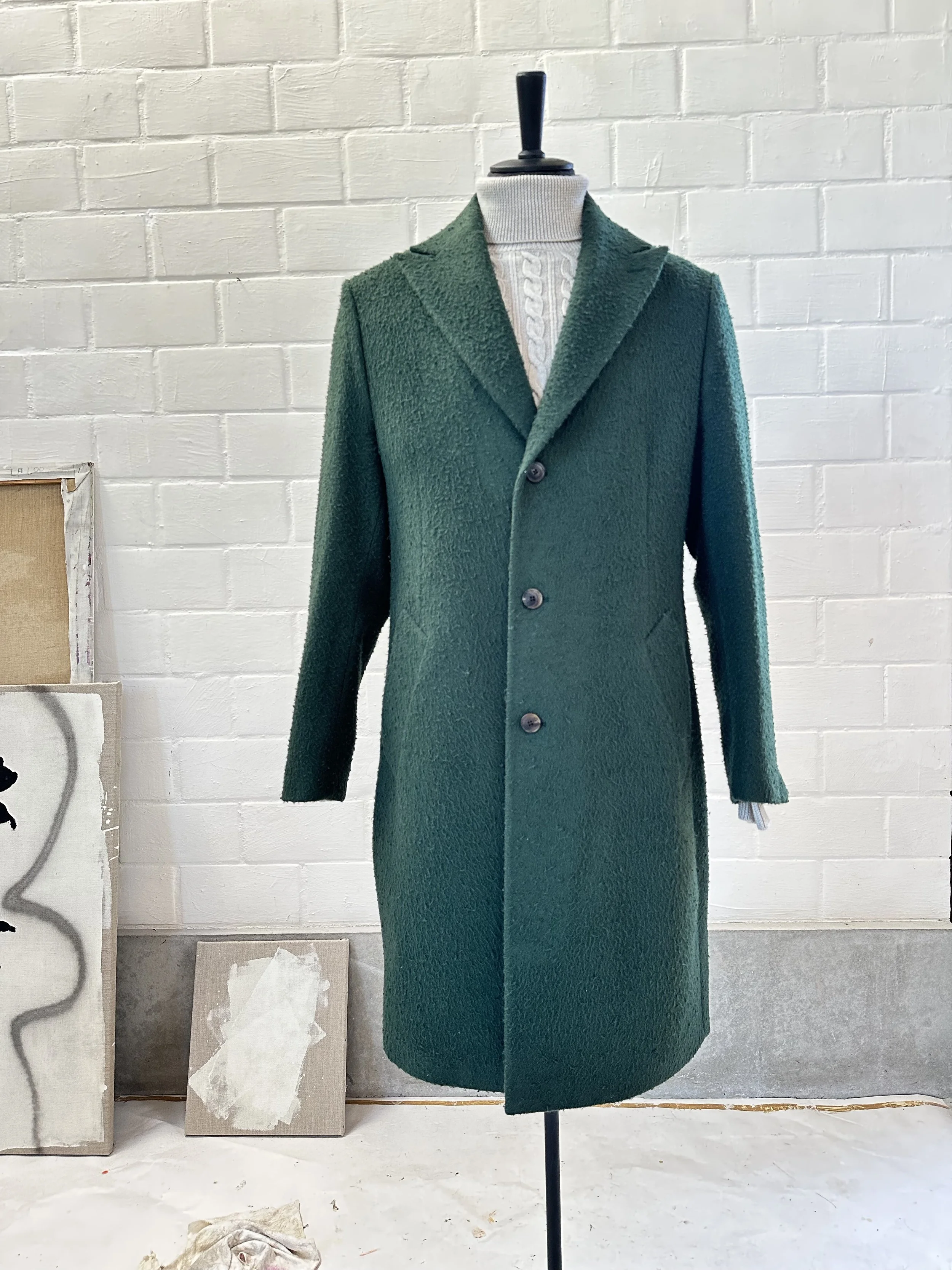 Cassentino Coat
Fabric Fox Brothers
Knitwear : Merino Cable Knit Turtleneck