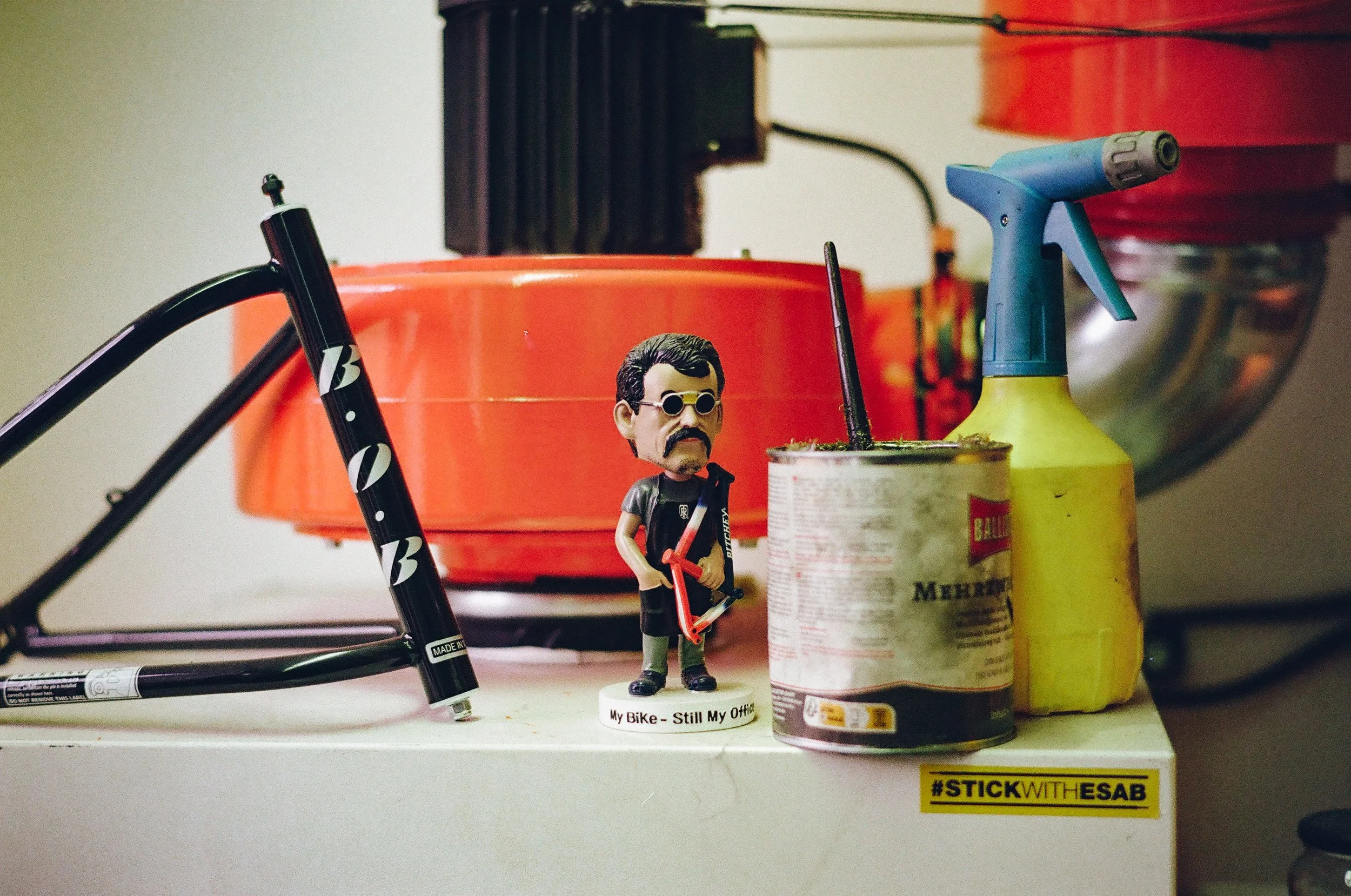 Alonukis Titanium custom bike frame builder graver fox sram