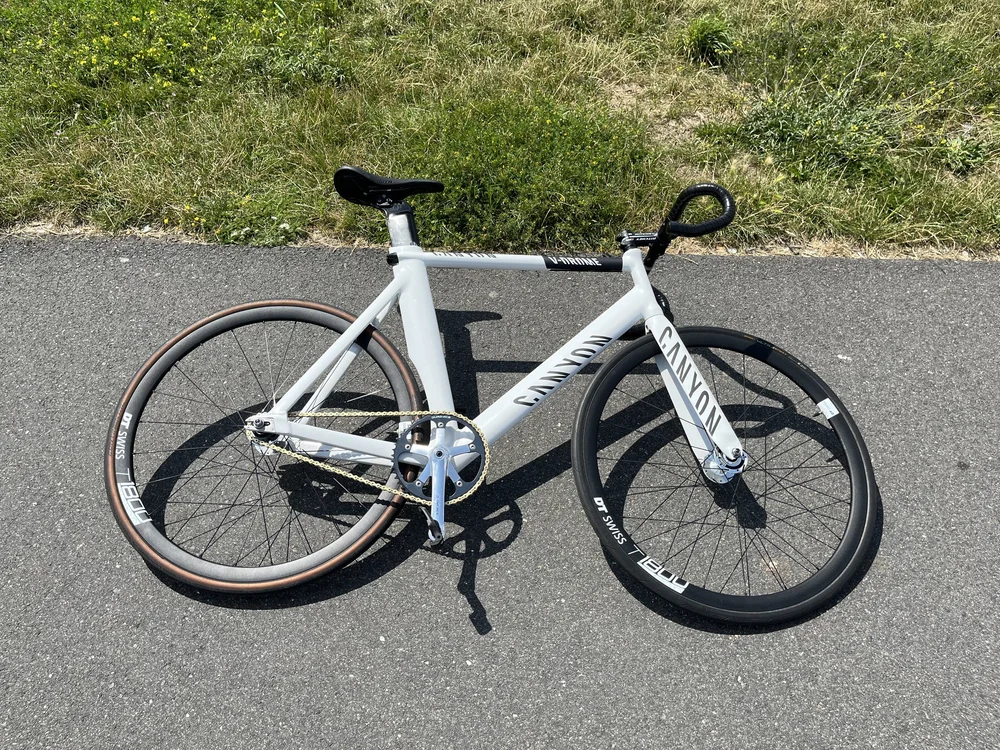 CANYON V-DROME ピストバイク Canyon V-Drome White by kilian_fxd — Slow Spin Society