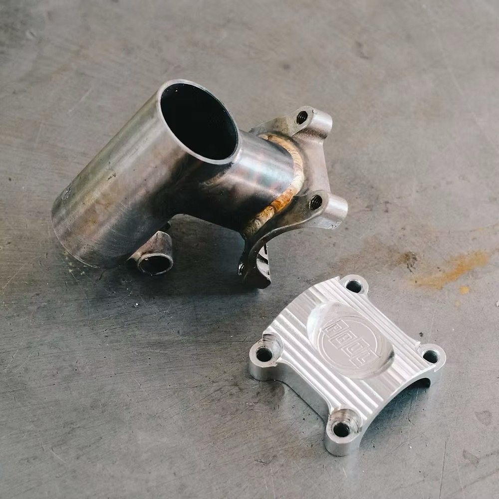 Raketa Final Track Hub, Cyber Cycles Square Stem, and Growtac x Kashima