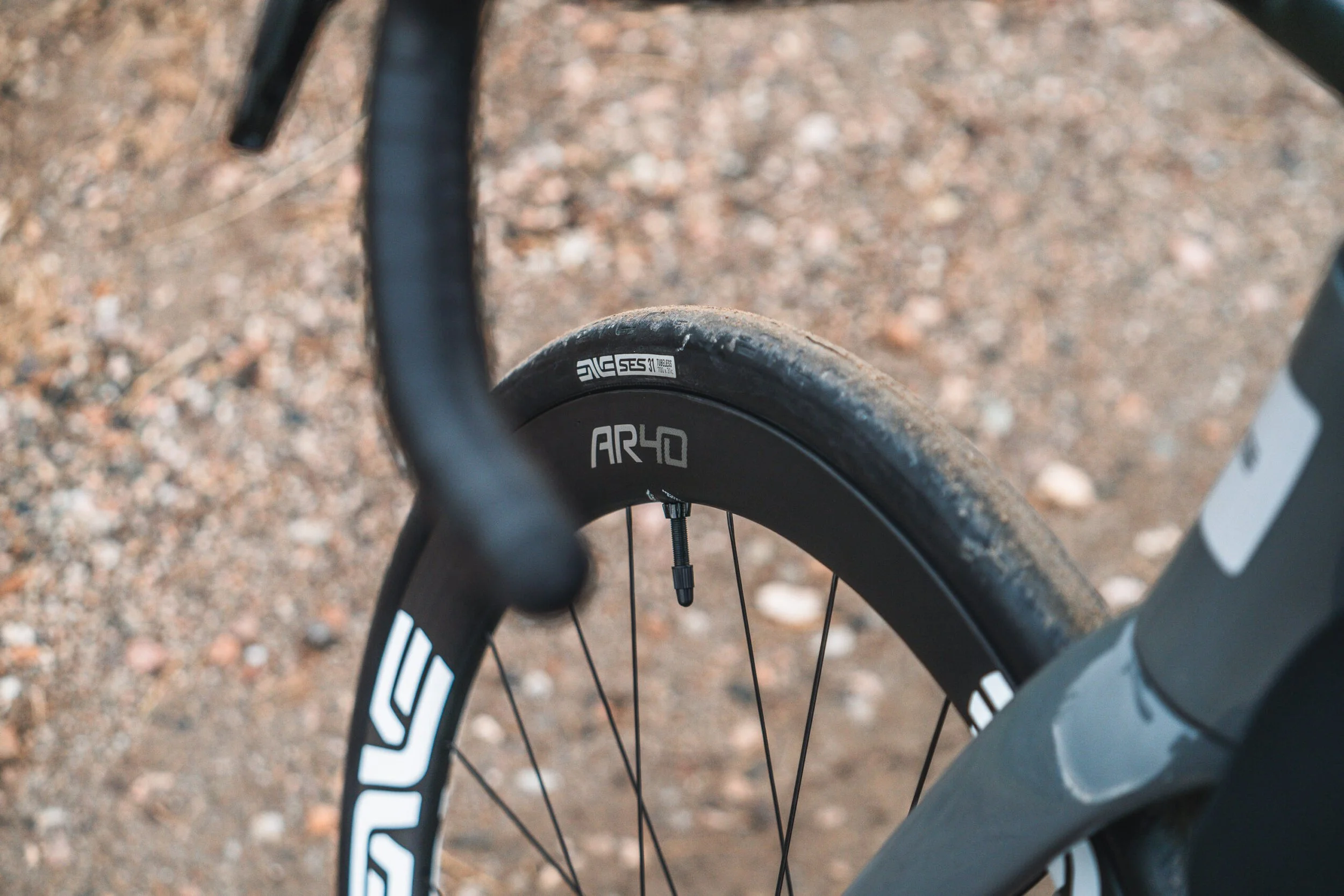 ENVE-AR40-Road-Gravel-Wheelset-logo-scaled.jpg