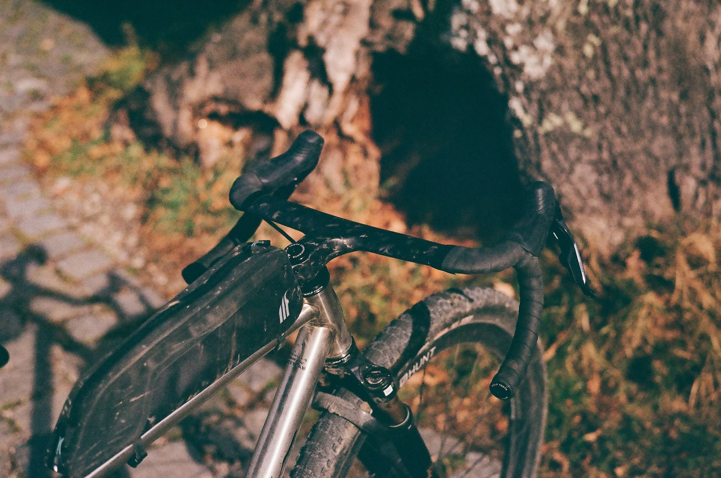 Alonukis Titanium custom bike frame builder graver fox sram