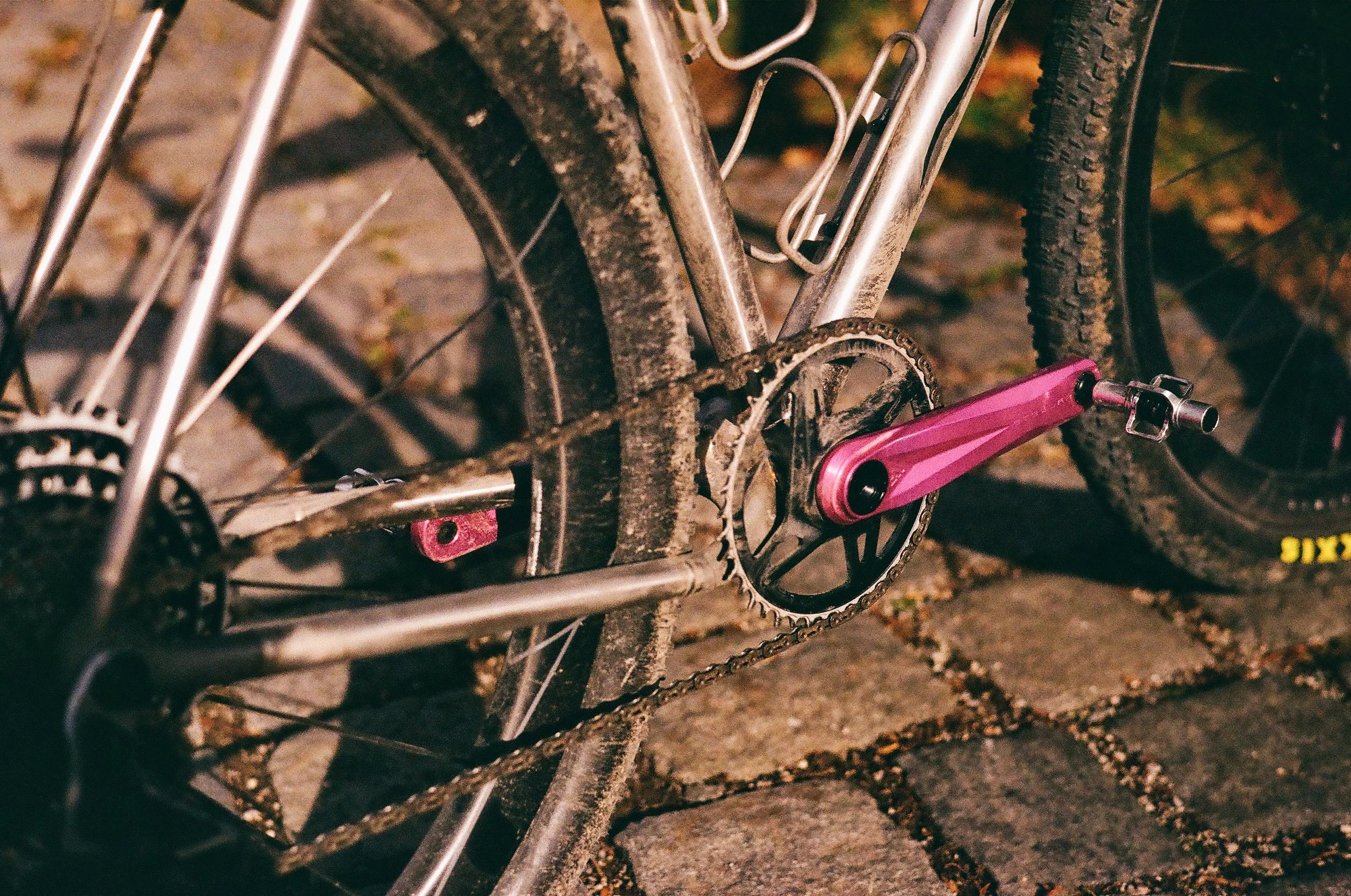 Alonukis Titanium custom bike frame builder graver fox sram